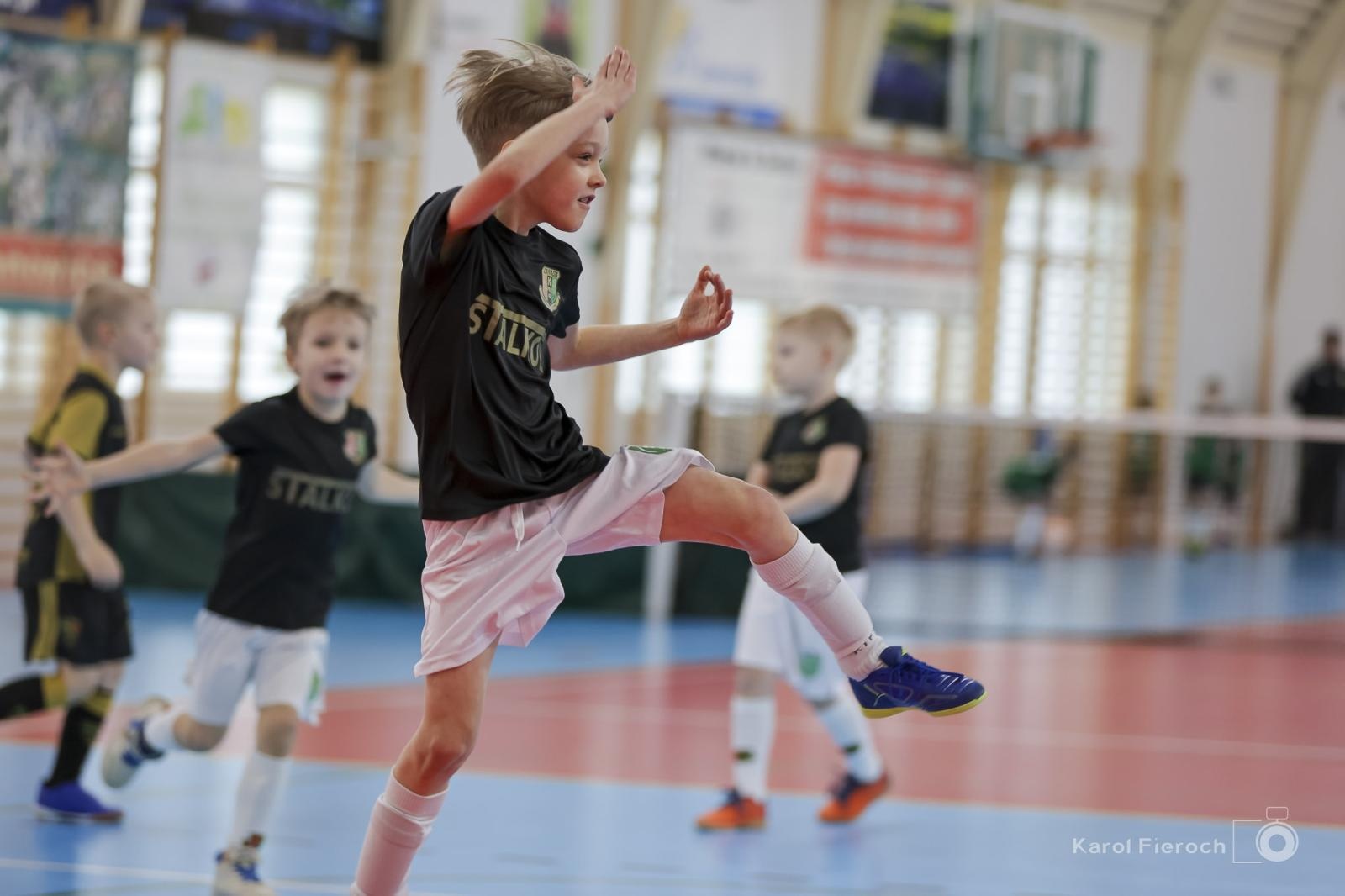 Zdjęcie w galerii na portalu naszwodzislaw.com: Zacięta rywalizacja młodych piłkarzy w Krzanowicach [FOTO] wiadomości z regionu