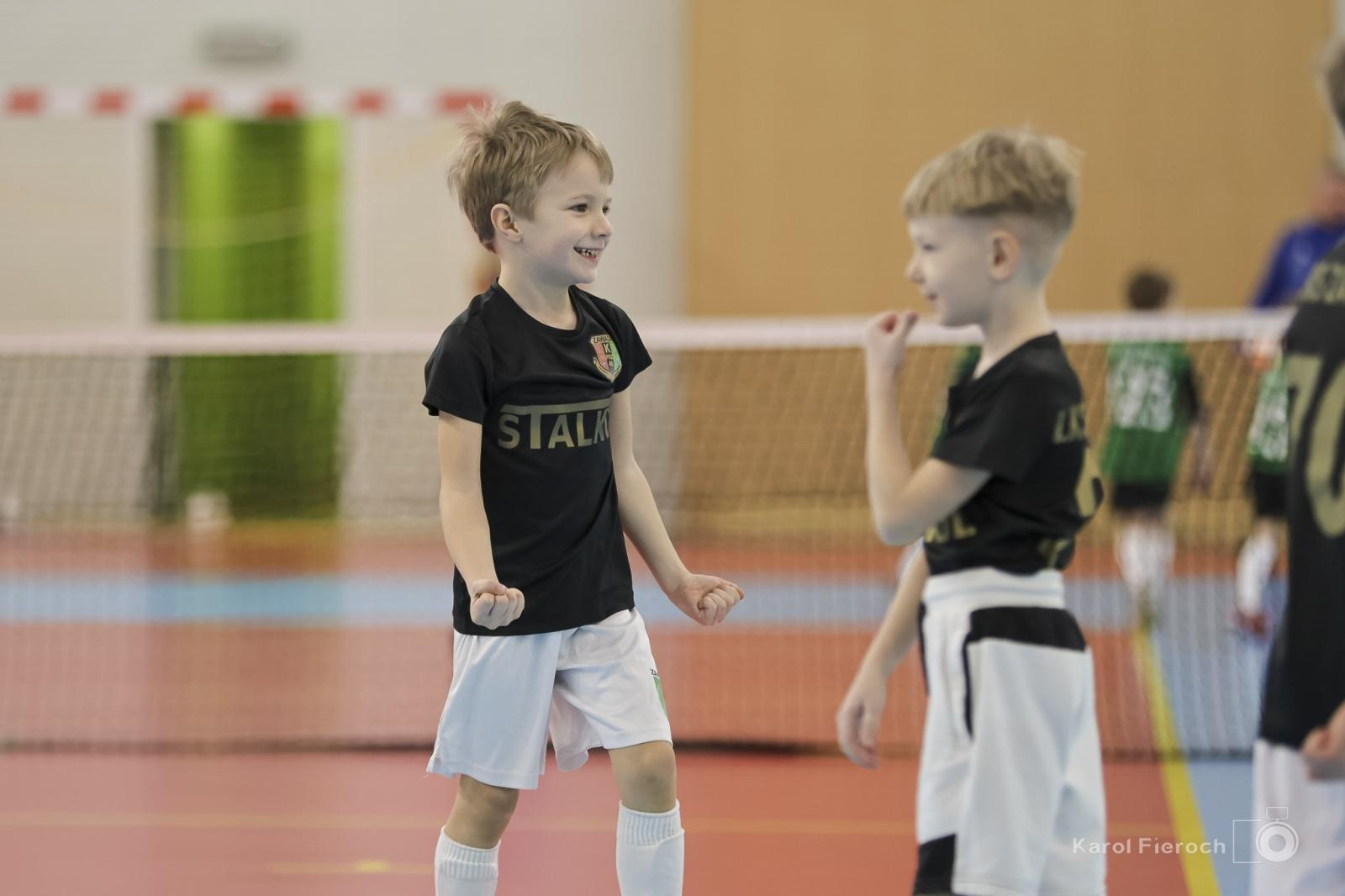 Zdjęcie w galerii na portalu naszwodzislaw.com: Zacięta rywalizacja młodych piłkarzy w Krzanowicach [FOTO] wiadomości z regionu