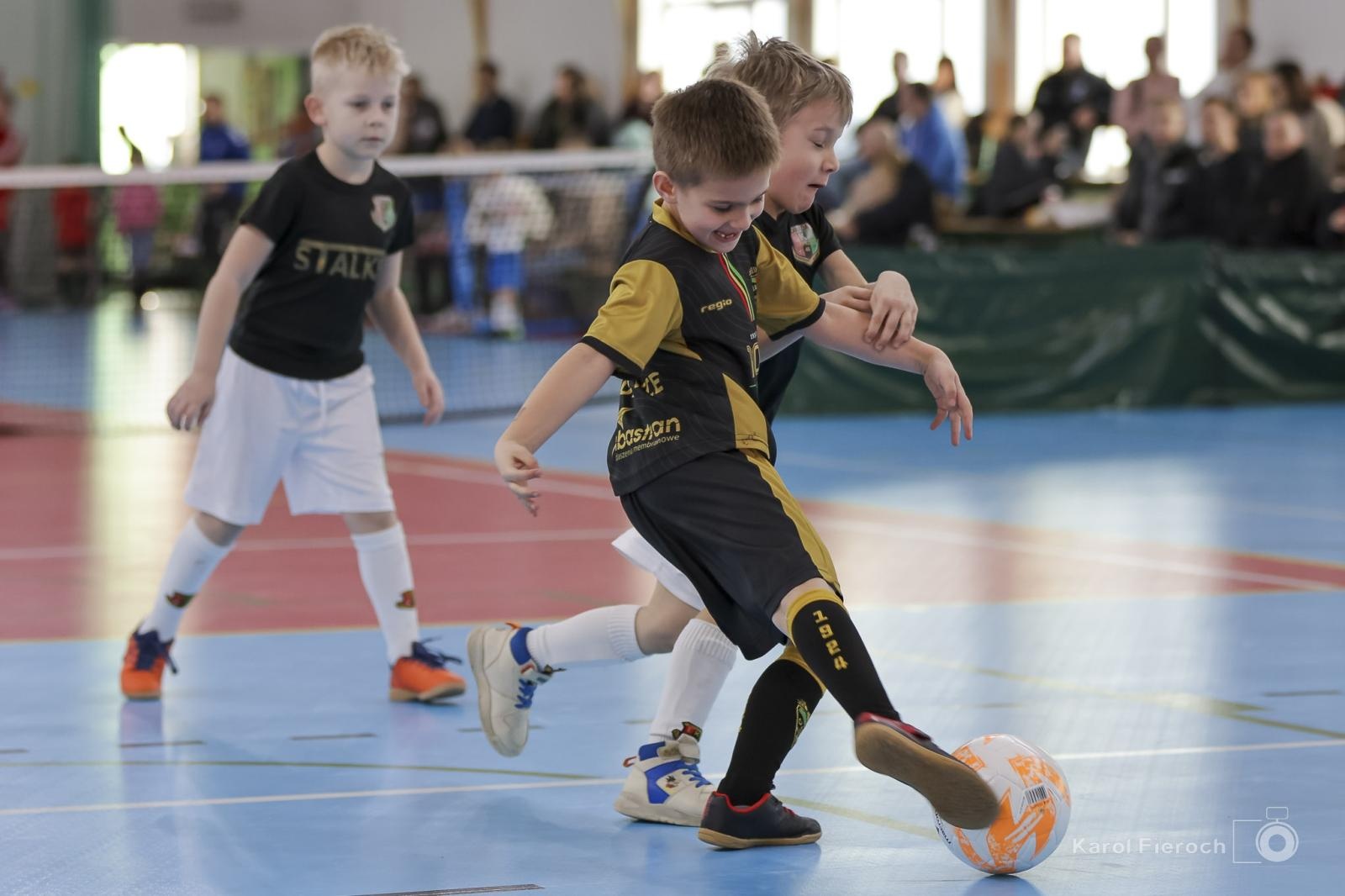 Zdjęcie w galerii na portalu naszwodzislaw.com: Zacięta rywalizacja młodych piłkarzy w Krzanowicach [FOTO] wiadomości z regionu