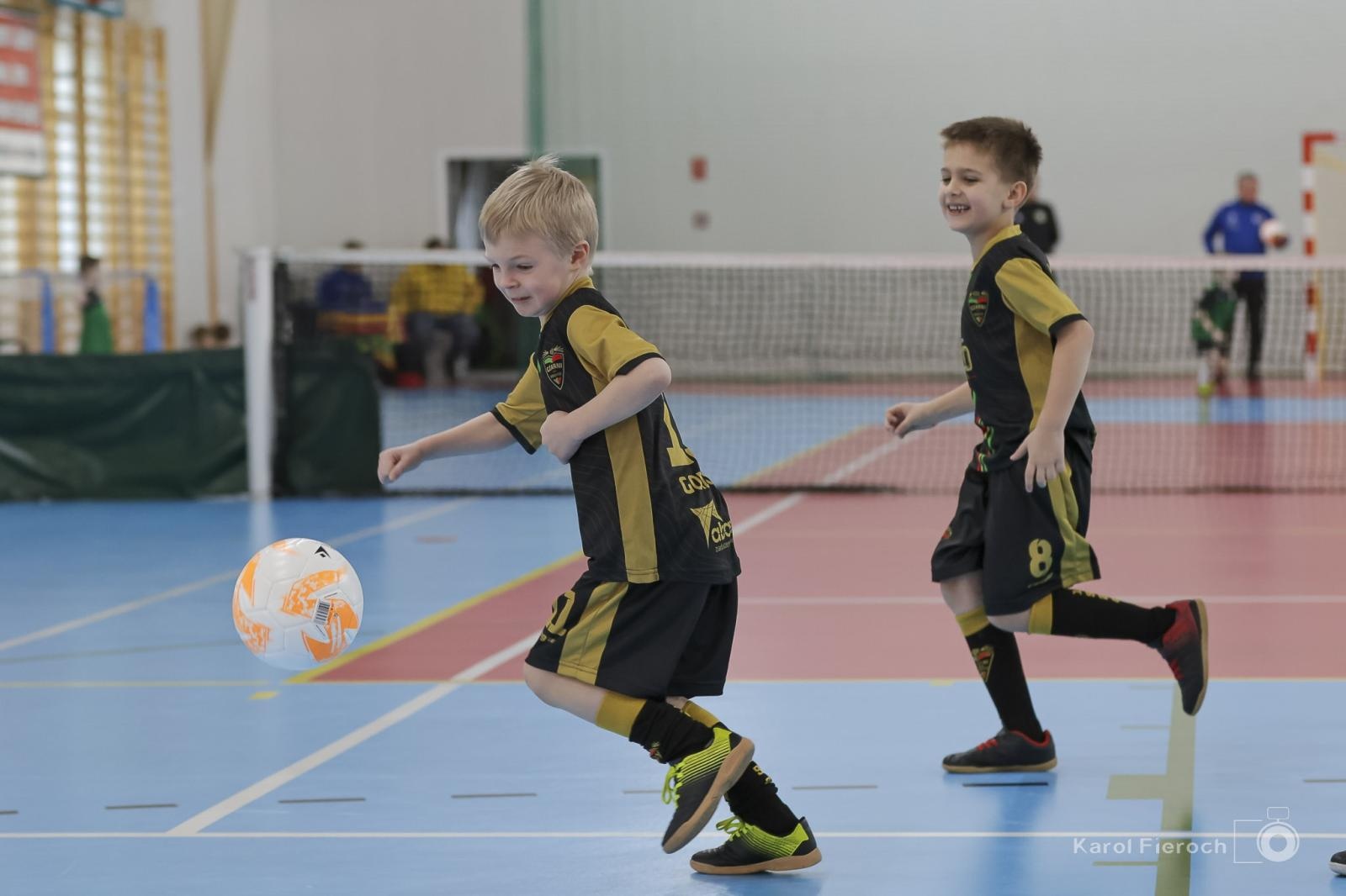 Zdjęcie w galerii na portalu naszwodzislaw.com: Zacięta rywalizacja młodych piłkarzy w Krzanowicach [FOTO] wiadomości z regionu