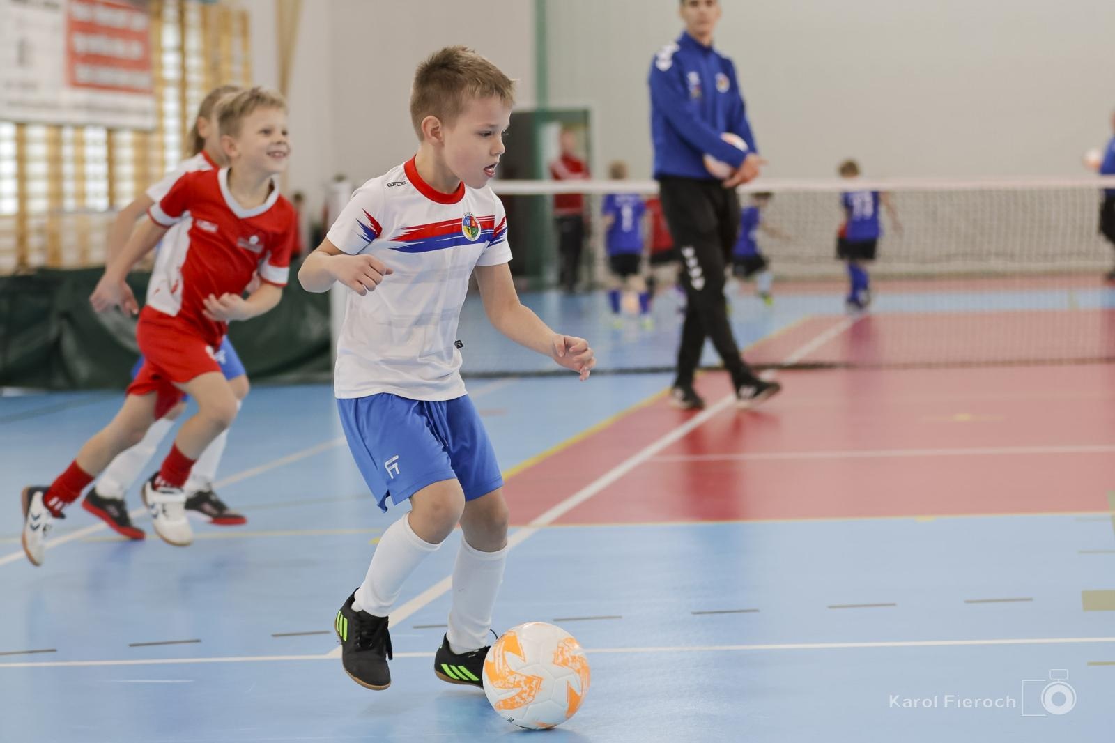 Zdjęcie w galerii na portalu naszwodzislaw.com: Zacięta rywalizacja młodych piłkarzy w Krzanowicach [FOTO] wiadomości z regionu