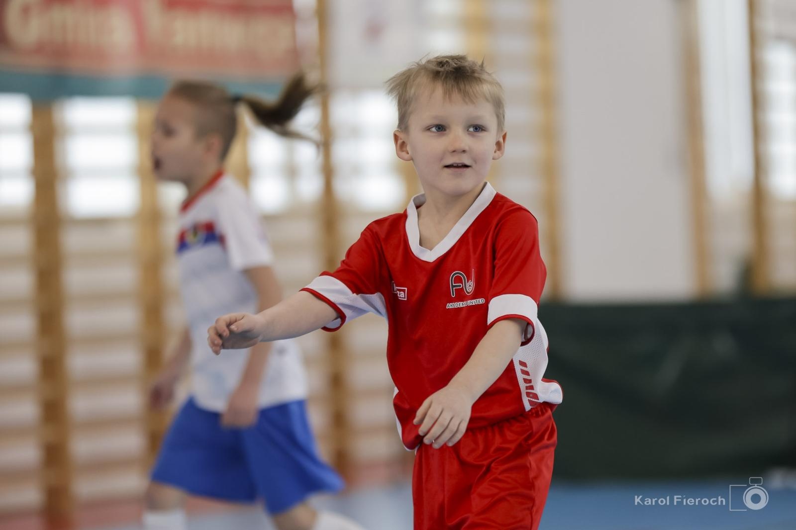 Zdjęcie w galerii na portalu naszwodzislaw.com: Zacięta rywalizacja młodych piłkarzy w Krzanowicach [FOTO] wiadomości z regionu