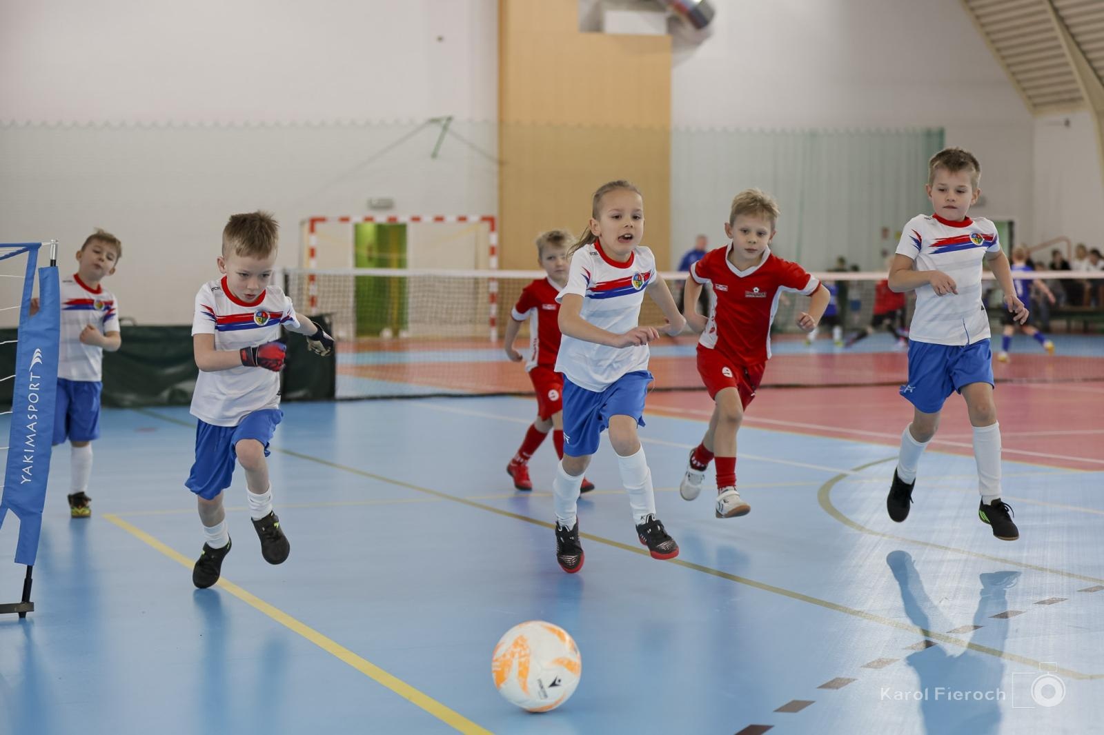 Zdjęcie w galerii na portalu naszwodzislaw.com: Zacięta rywalizacja młodych piłkarzy w Krzanowicach [FOTO] wiadomości z regionu