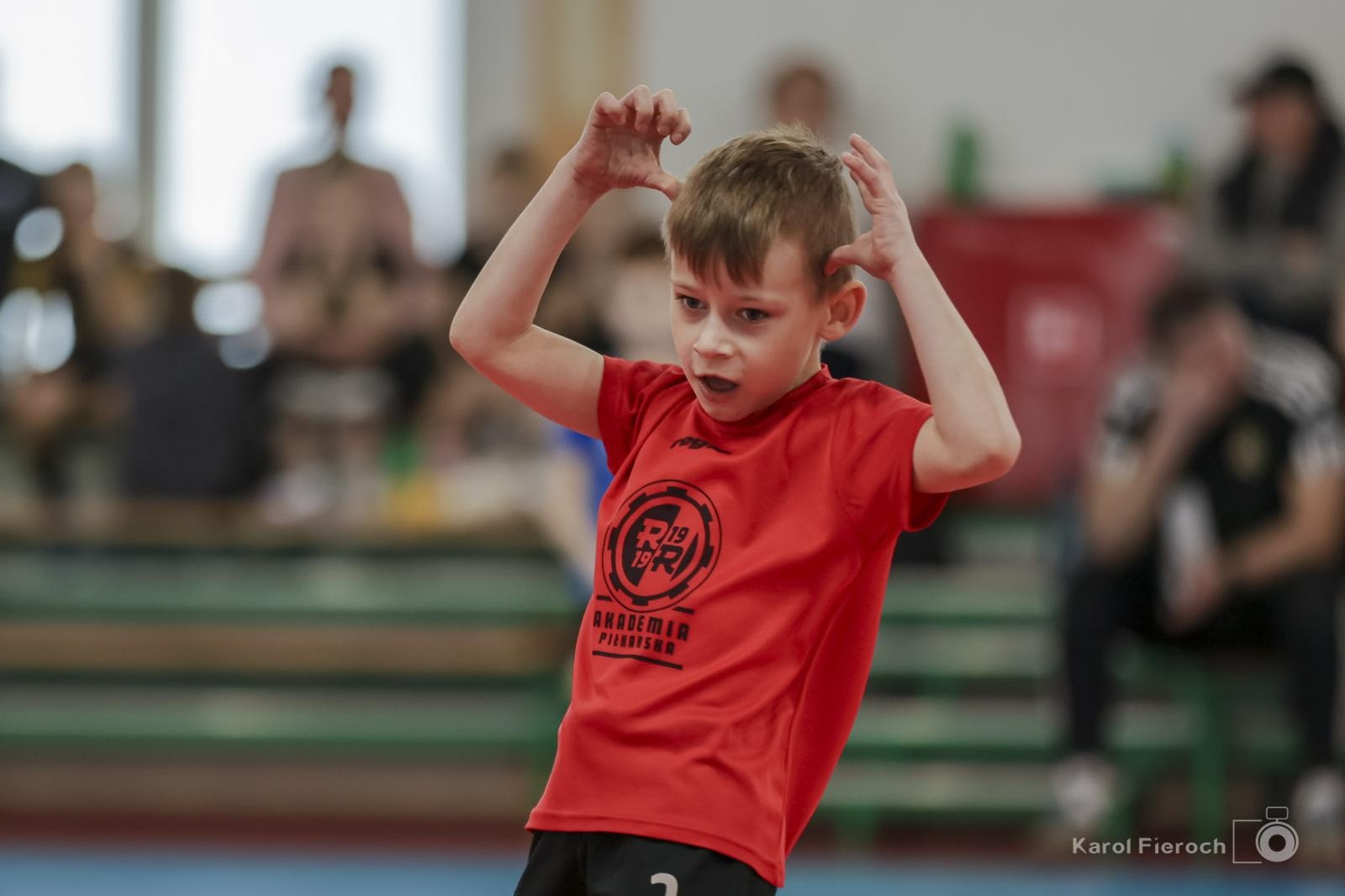 Zdjęcie w galerii na portalu naszwodzislaw.com: Zacięta rywalizacja młodych piłkarzy w Krzanowicach [FOTO] wiadomości z regionu