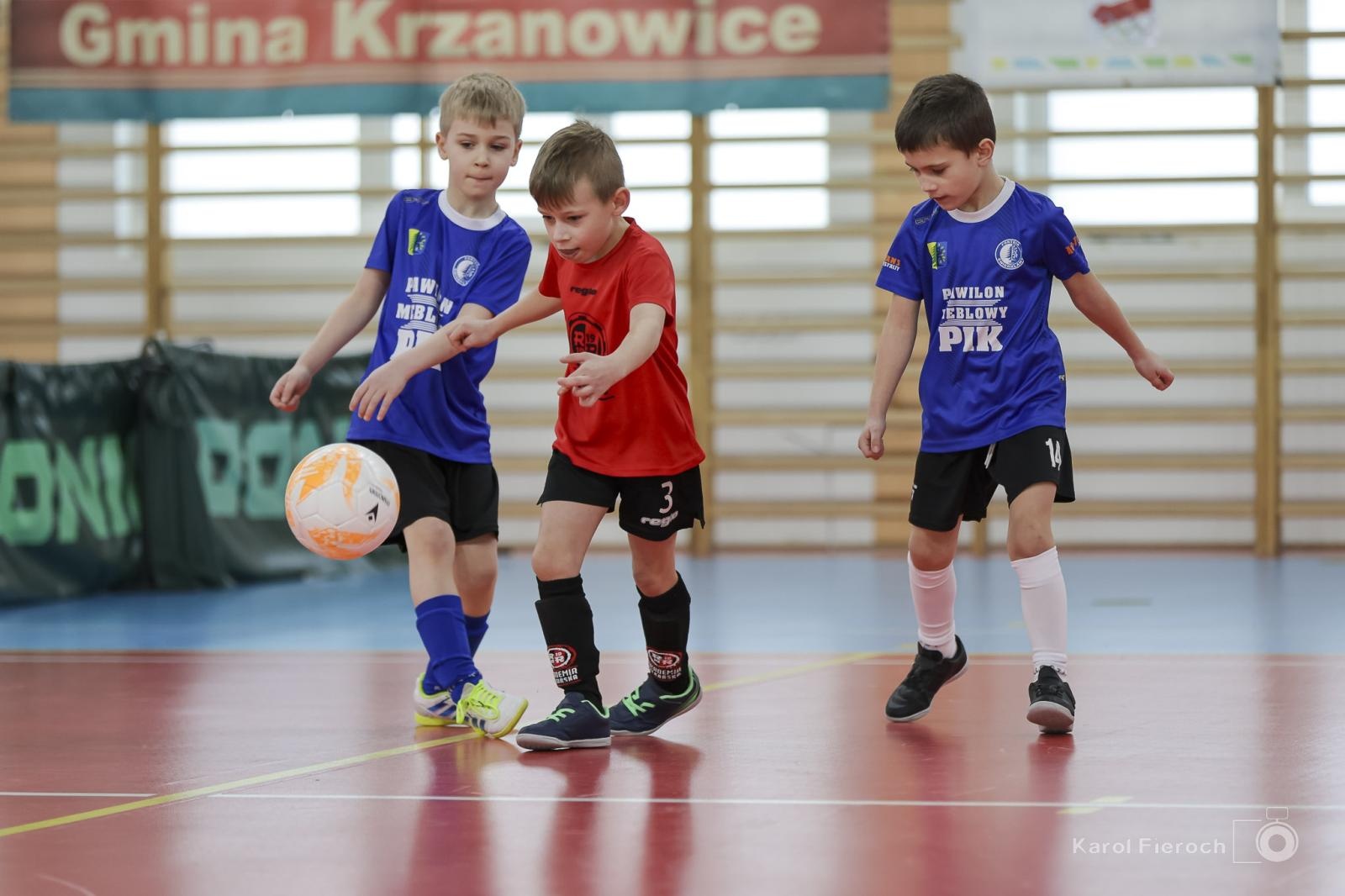 Zdjęcie w galerii na portalu naszwodzislaw.com: Zacięta rywalizacja młodych piłkarzy w Krzanowicach [FOTO] wiadomości z regionu