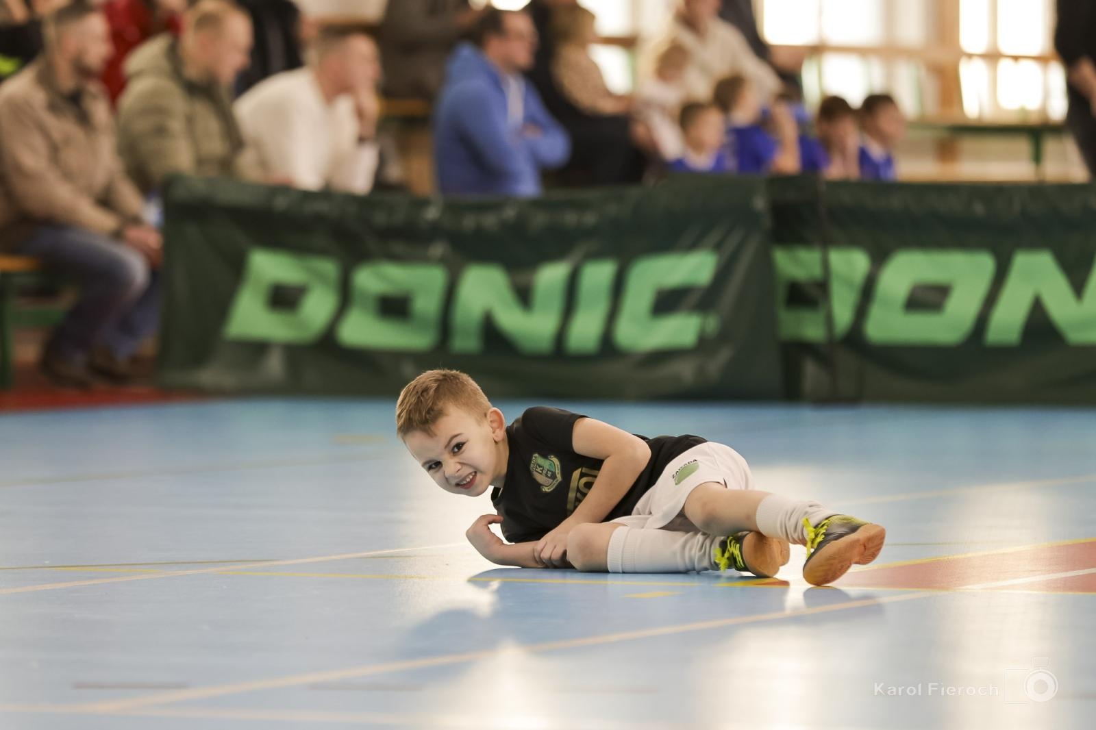 Zdjęcie w galerii na portalu naszwodzislaw.com: Zacięta rywalizacja młodych piłkarzy w Krzanowicach [FOTO] wiadomości z regionu