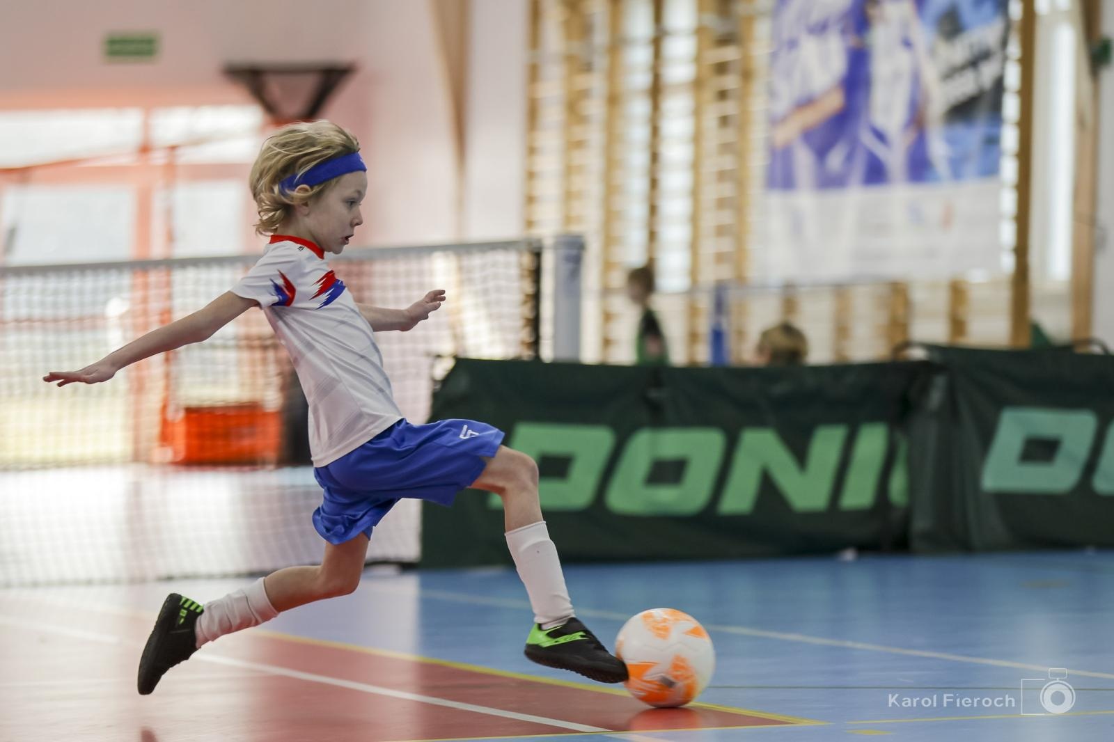 Zdjęcie w galerii na portalu naszwodzislaw.com: Zacięta rywalizacja młodych piłkarzy w Krzanowicach [FOTO] wiadomości z regionu