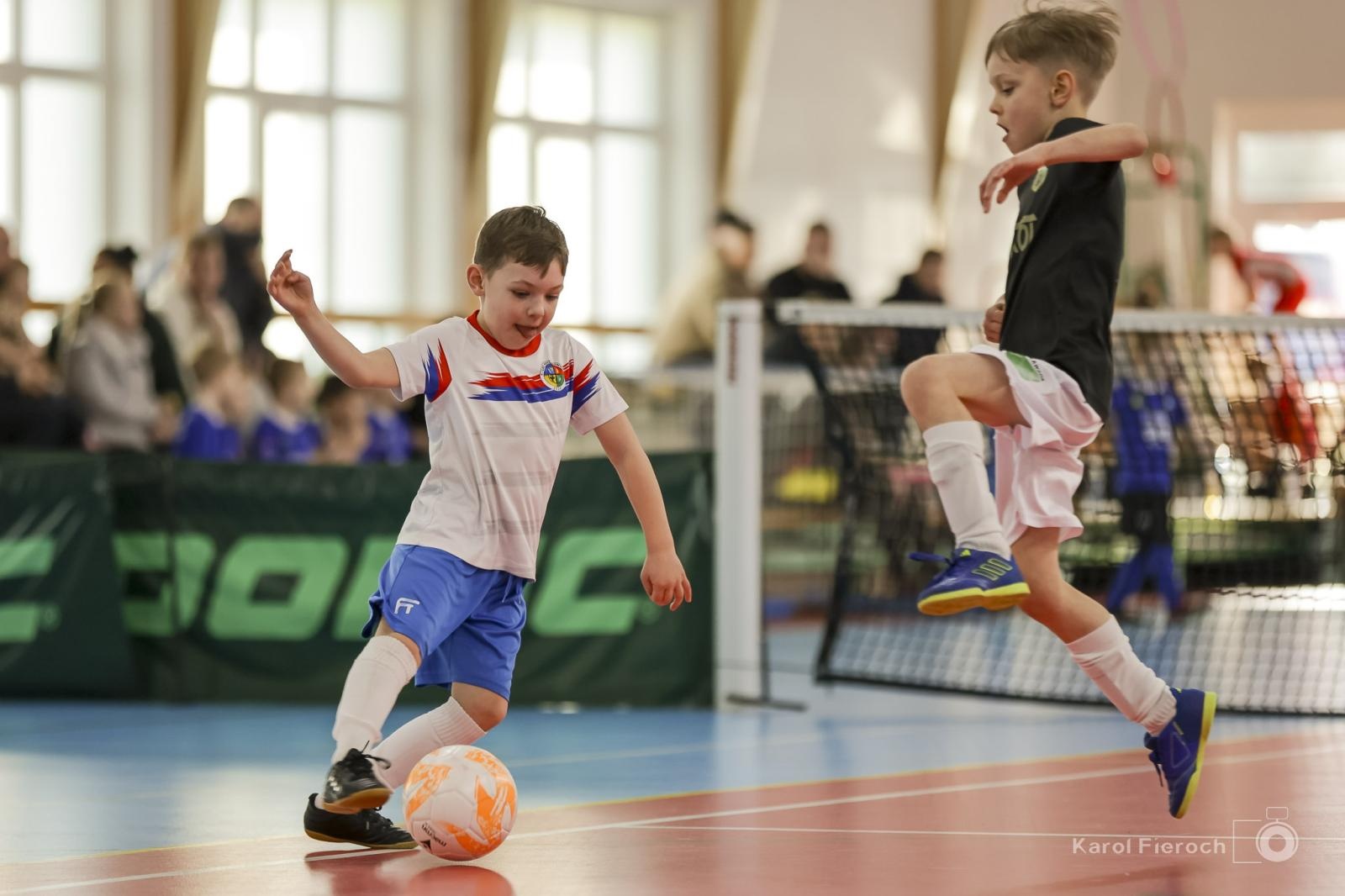 Zdjęcie w galerii na portalu naszwodzislaw.com: Zacięta rywalizacja młodych piłkarzy w Krzanowicach [FOTO] wiadomości z regionu