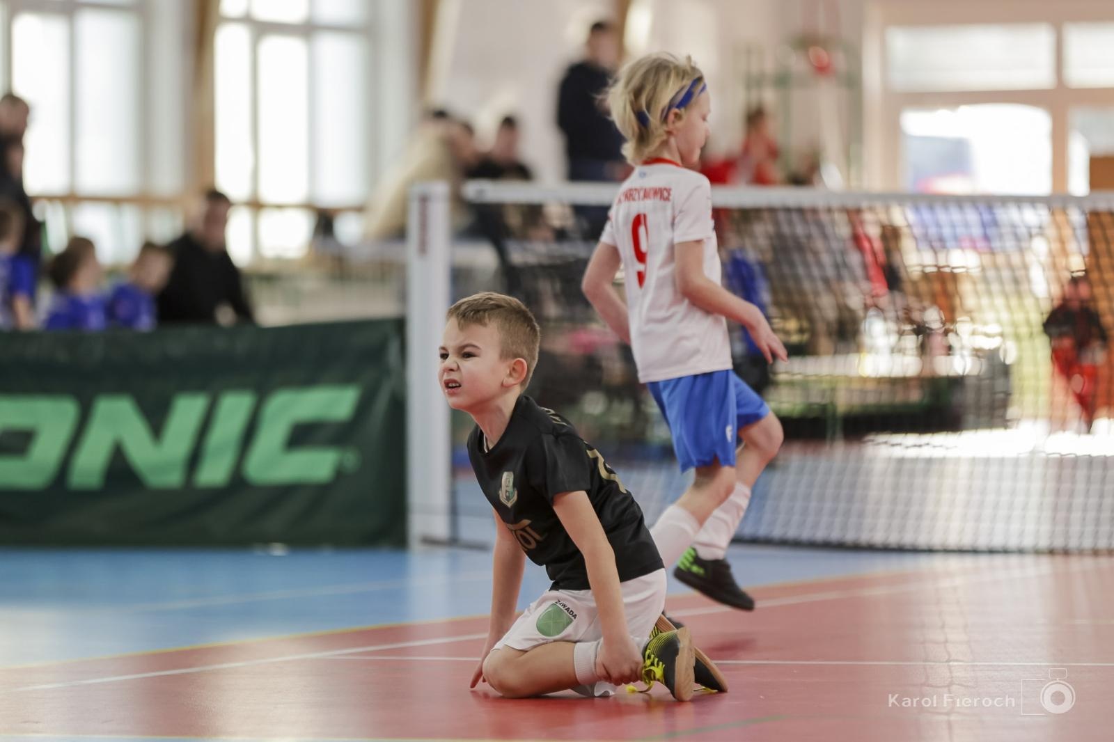 Zdjęcie w galerii na portalu naszwodzislaw.com: Zacięta rywalizacja młodych piłkarzy w Krzanowicach [FOTO] wiadomości z regionu
