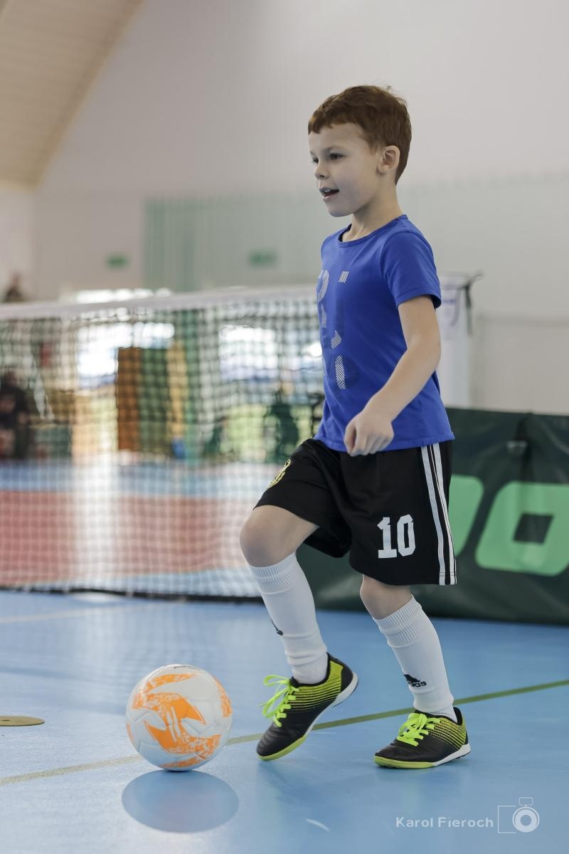 Zdjęcie w galerii na portalu naszwodzislaw.com: Zacięta rywalizacja młodych piłkarzy w Krzanowicach [FOTO] wiadomości z regionu