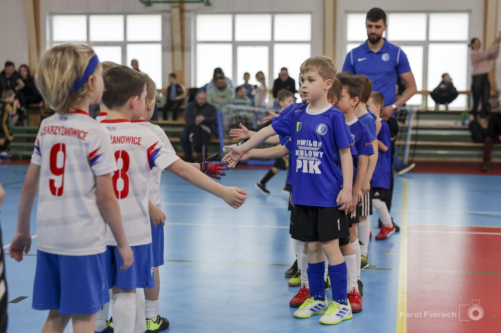 Zdjęcie w galerii na portalu naszwodzislaw.com: Zacięta rywalizacja młodych piłkarzy w Krzanowicach [FOTO] wiadomości z regionu