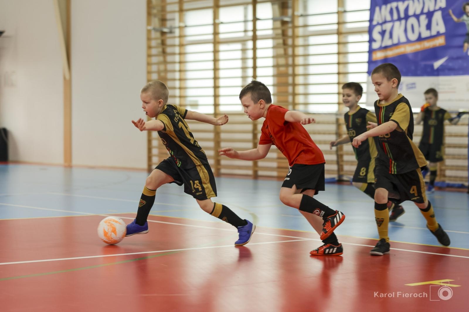 Zdjęcie w galerii na portalu naszwodzislaw.com: Zacięta rywalizacja młodych piłkarzy w Krzanowicach [FOTO] wiadomości z regionu