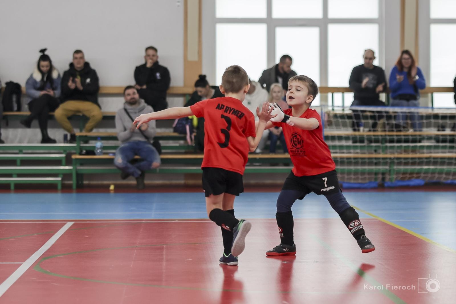 Zdjęcie w galerii na portalu naszwodzislaw.com: Zacięta rywalizacja młodych piłkarzy w Krzanowicach [FOTO] wiadomości z regionu