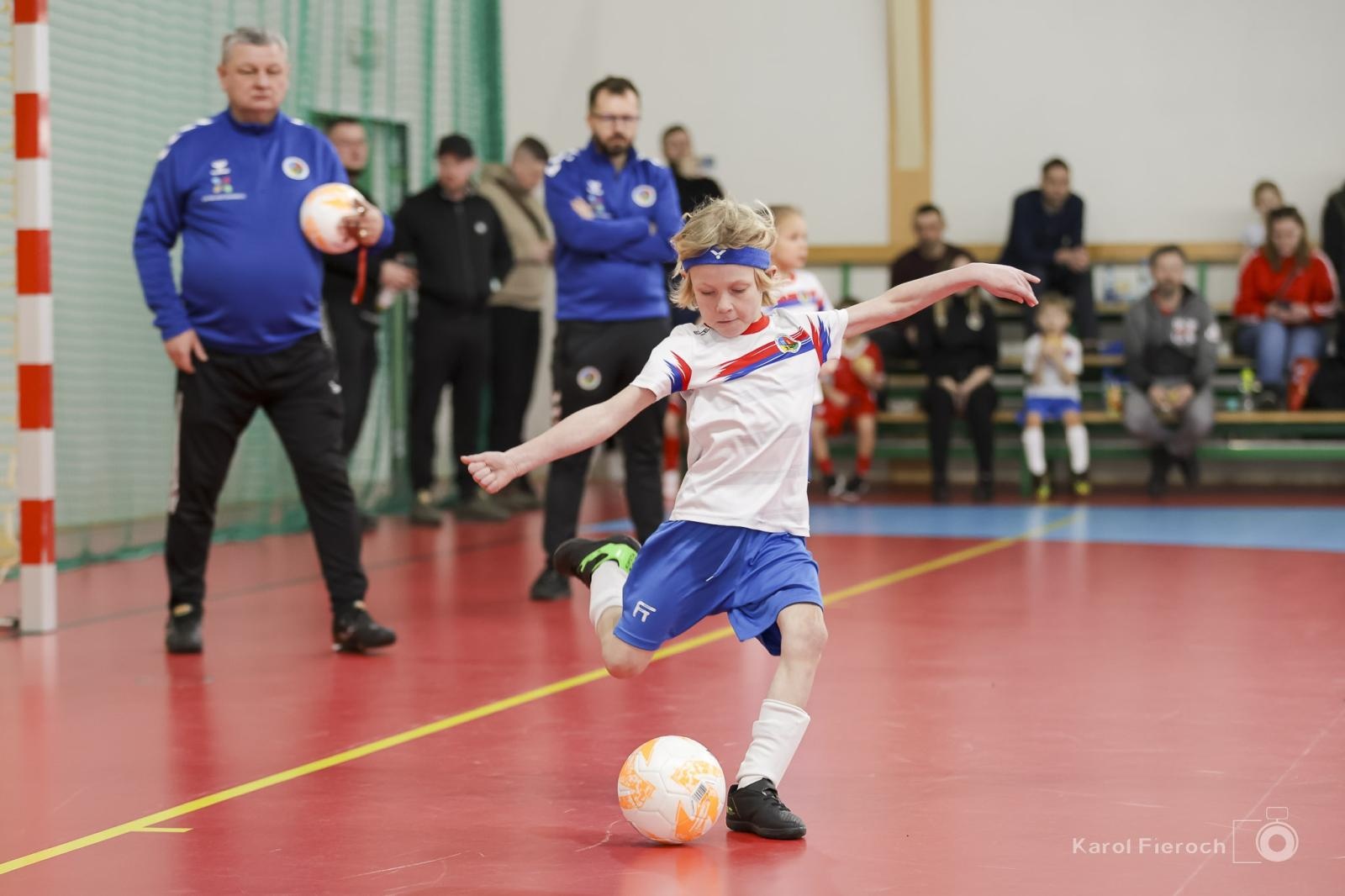 Zdjęcie w galerii na portalu naszwodzislaw.com: Zacięta rywalizacja młodych piłkarzy w Krzanowicach [FOTO] wiadomości z regionu