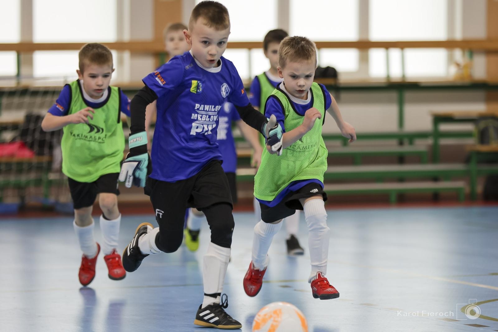 Zdjęcie w galerii na portalu naszwodzislaw.com: Zacięta rywalizacja młodych piłkarzy w Krzanowicach [FOTO] wiadomości z regionu