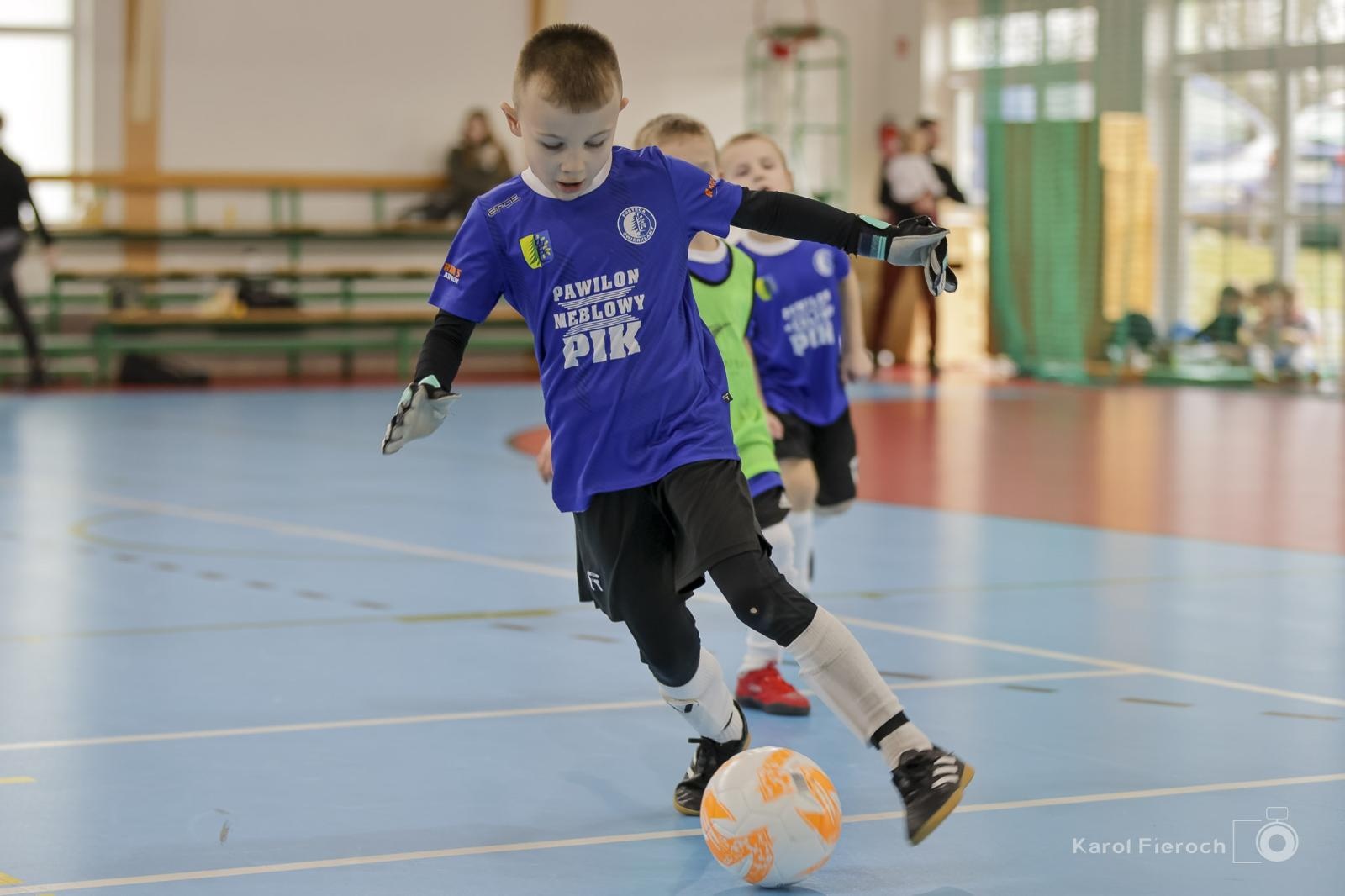 Zdjęcie w galerii na portalu naszwodzislaw.com: Zacięta rywalizacja młodych piłkarzy w Krzanowicach [FOTO] wiadomości z regionu