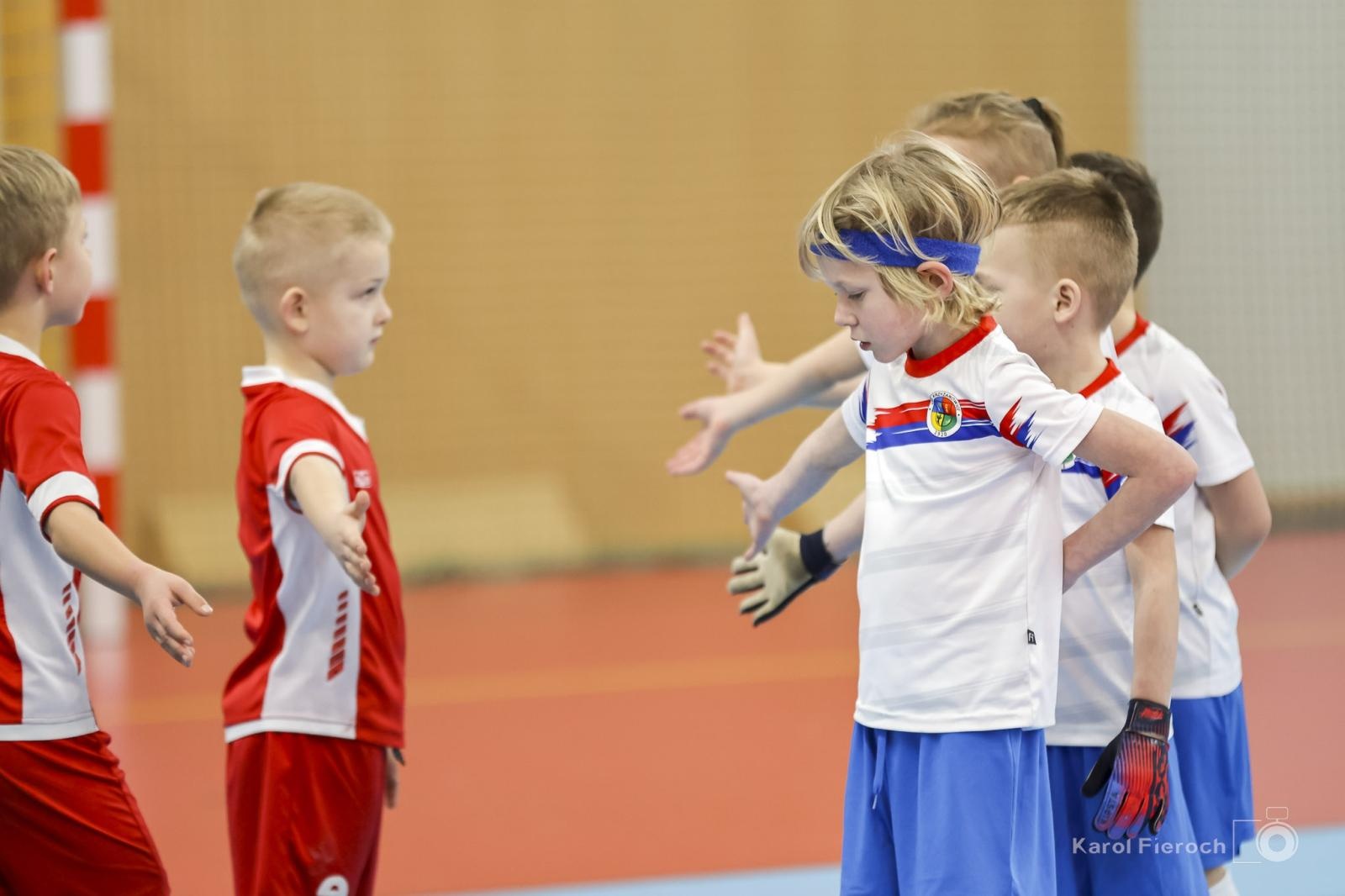 Zdjęcie w galerii na portalu naszwodzislaw.com: Zacięta rywalizacja młodych piłkarzy w Krzanowicach [FOTO] wiadomości z regionu