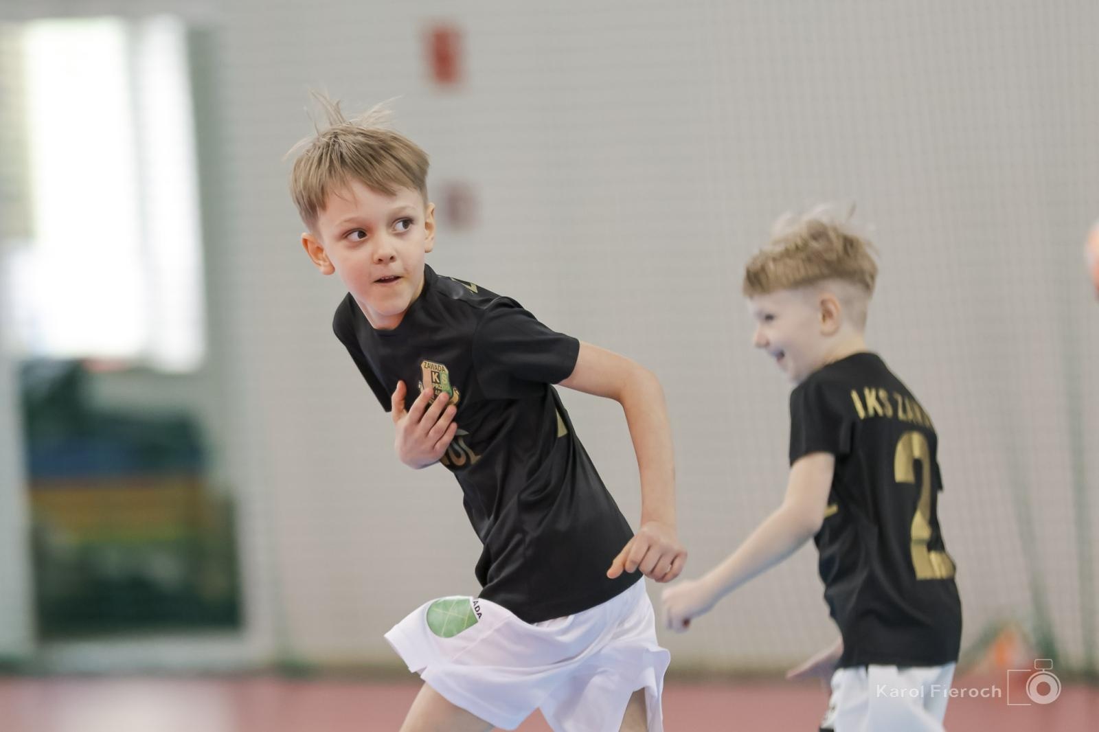 Zdjęcie w galerii na portalu naszwodzislaw.com: Zacięta rywalizacja młodych piłkarzy w Krzanowicach [FOTO] wiadomości z regionu