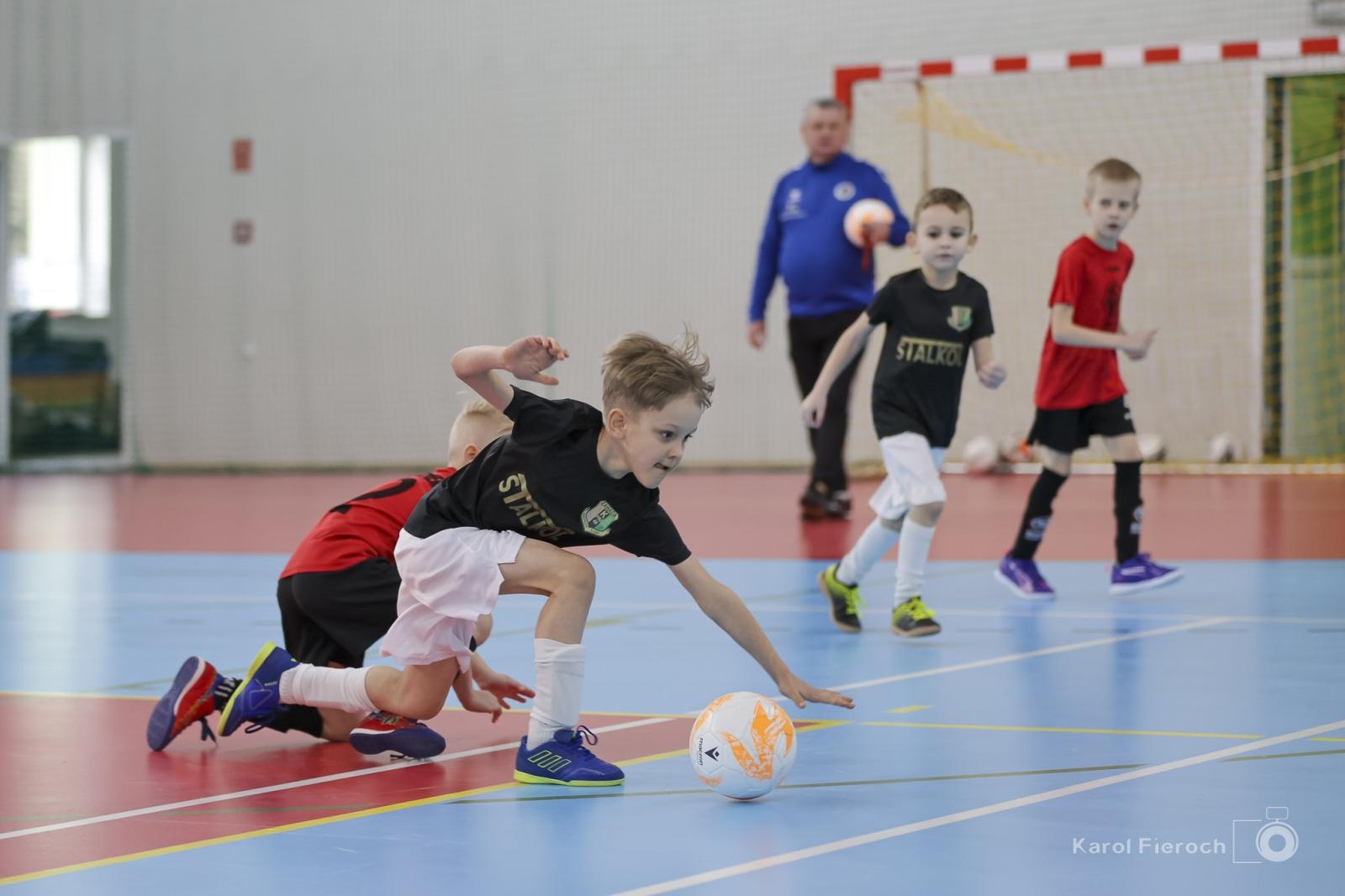 Zdjęcie w galerii na portalu naszwodzislaw.com: Zacięta rywalizacja młodych piłkarzy w Krzanowicach [FOTO] wiadomości z regionu