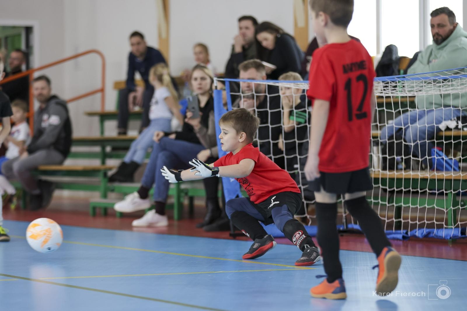 Zdjęcie w galerii na portalu naszwodzislaw.com: Zacięta rywalizacja młodych piłkarzy w Krzanowicach [FOTO] wiadomości z regionu
