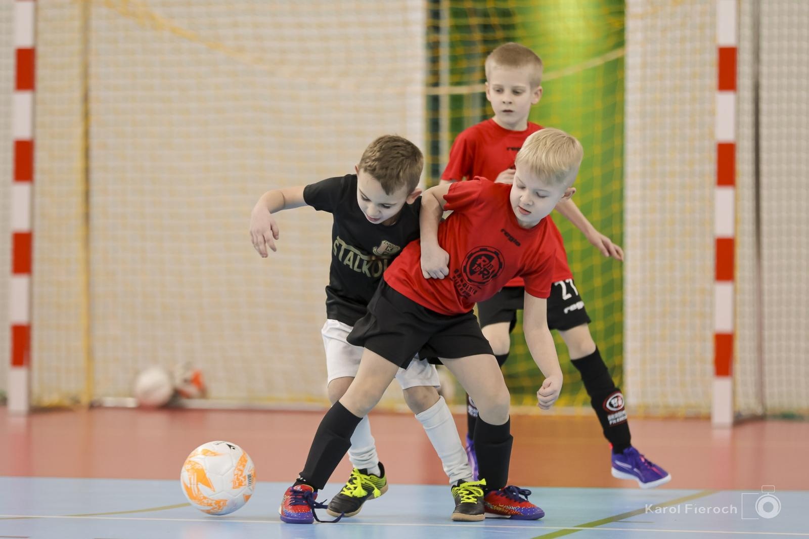 Zdjęcie w galerii na portalu naszwodzislaw.com: Zacięta rywalizacja młodych piłkarzy w Krzanowicach [FOTO] wiadomości z regionu