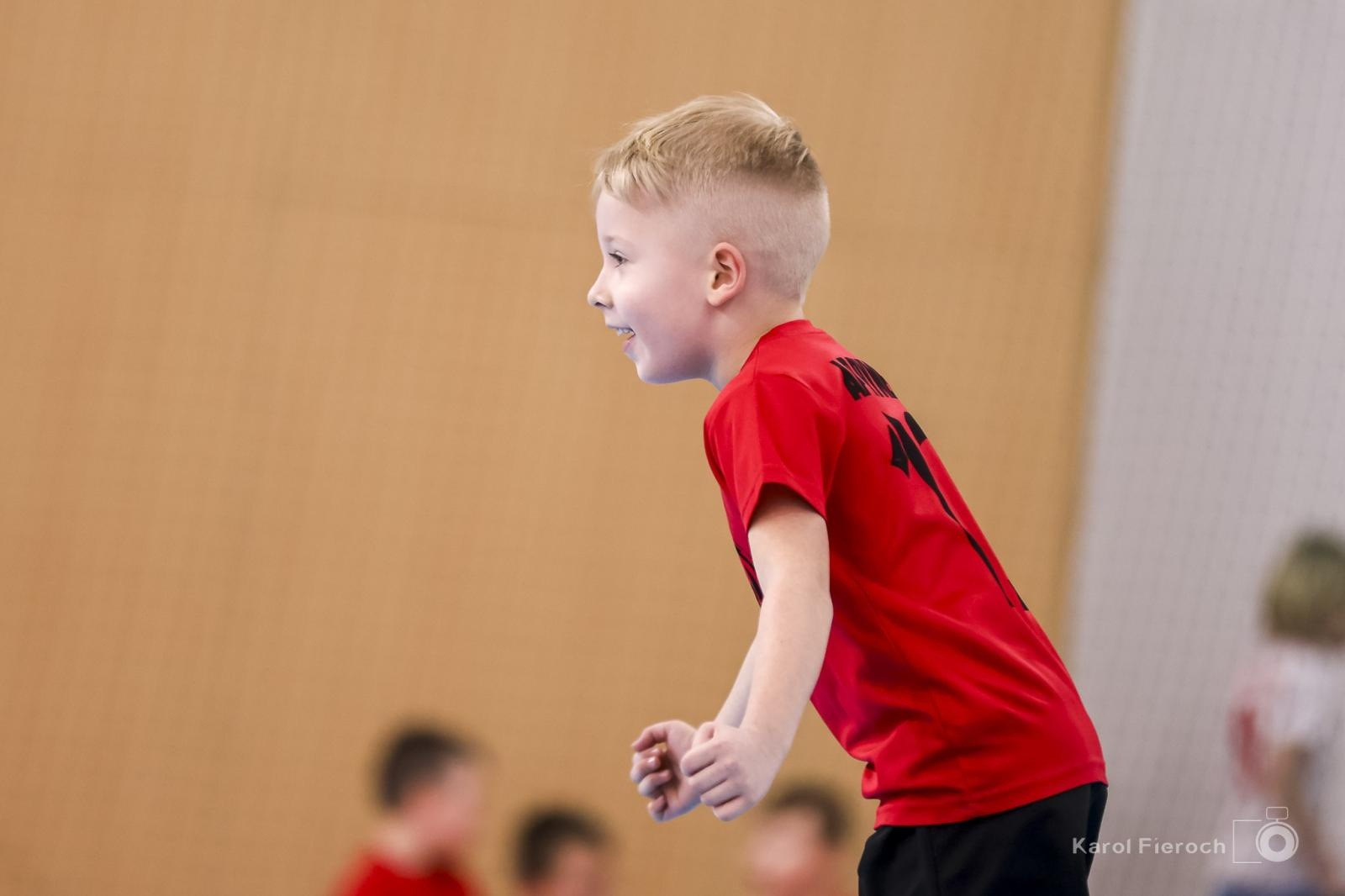 Zdjęcie w galerii na portalu naszwodzislaw.com: Zacięta rywalizacja młodych piłkarzy w Krzanowicach [FOTO] wiadomości z regionu