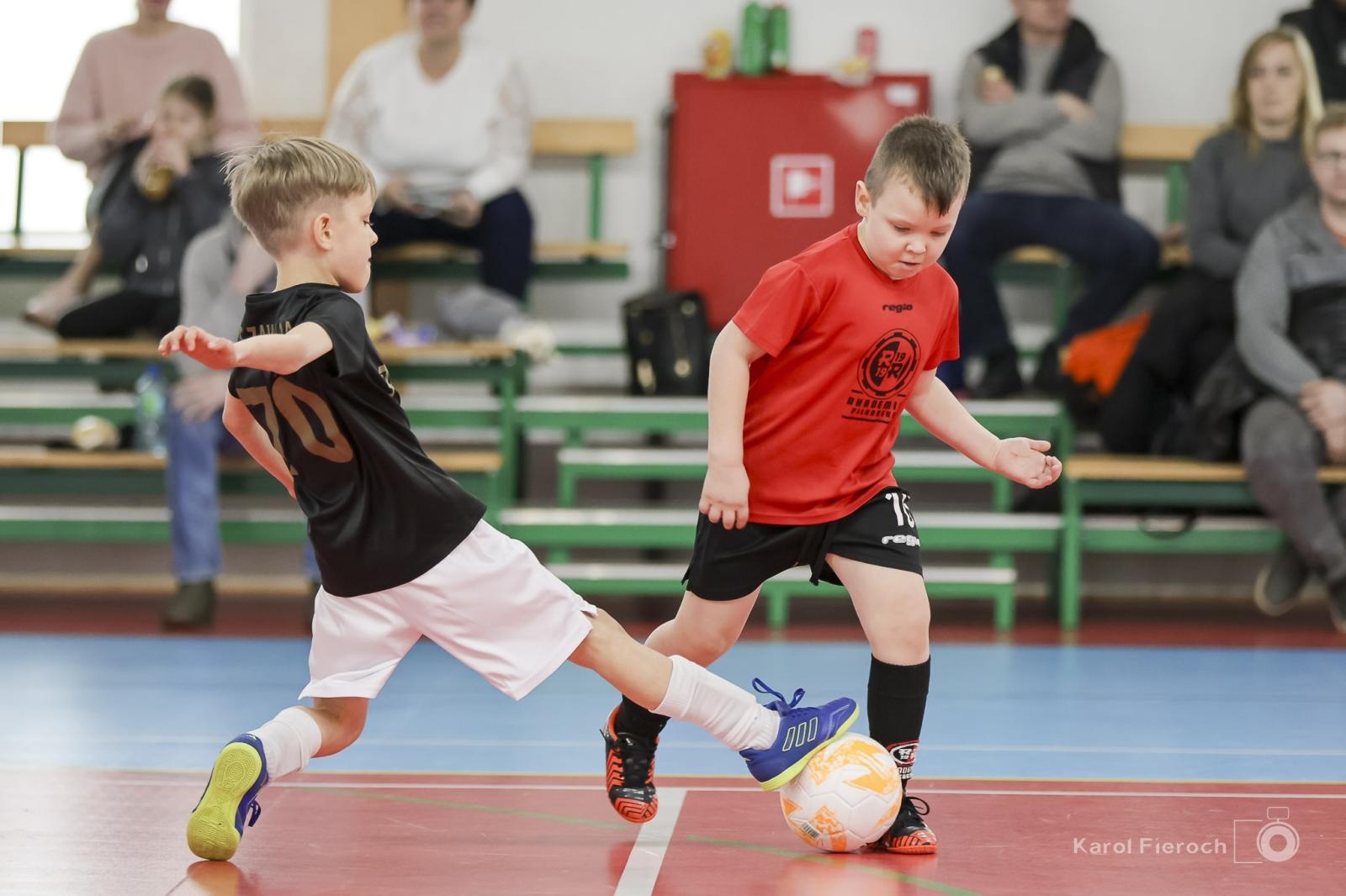 Zdjęcie w galerii na portalu naszwodzislaw.com: Zacięta rywalizacja młodych piłkarzy w Krzanowicach [FOTO] wiadomości z regionu