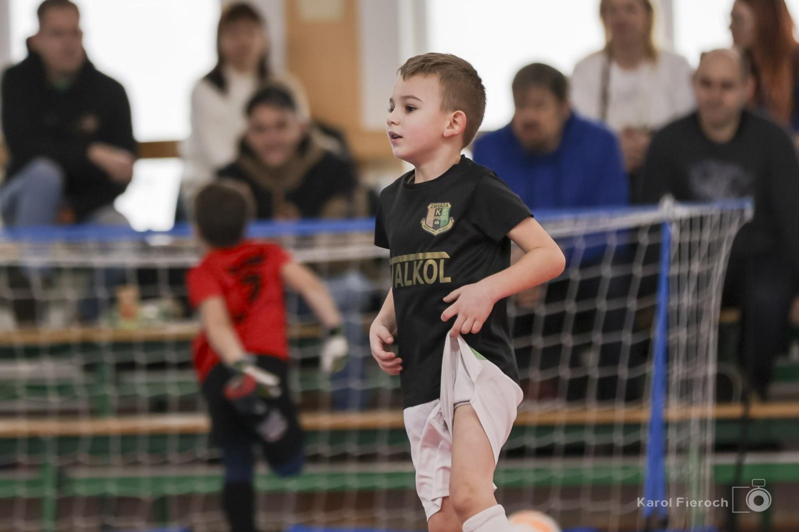 Zdjęcie w galerii na portalu naszwodzislaw.com: Zacięta rywalizacja młodych piłkarzy w Krzanowicach [FOTO] wiadomości z regionu