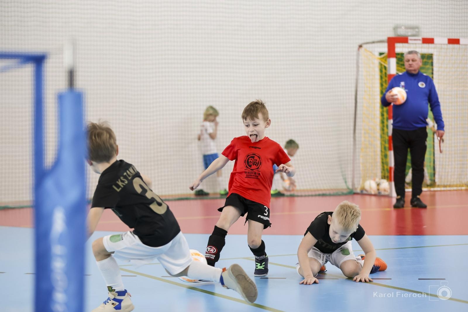 Zdjęcie w galerii na portalu naszwodzislaw.com: Zacięta rywalizacja młodych piłkarzy w Krzanowicach [FOTO] wiadomości z regionu