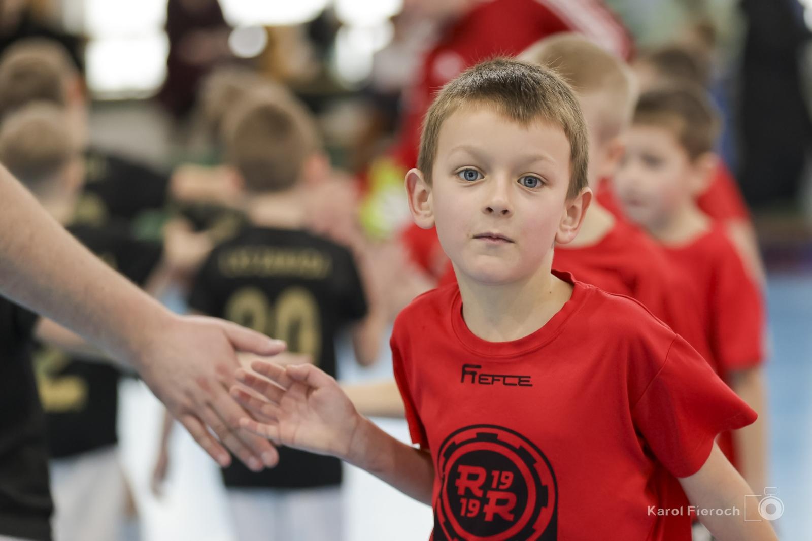 Zdjęcie w galerii na portalu naszwodzislaw.com: Zacięta rywalizacja młodych piłkarzy w Krzanowicach [FOTO] wiadomości z regionu