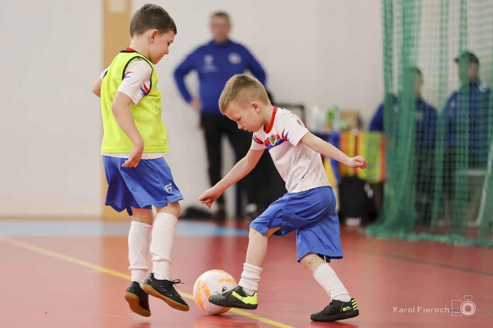 Zdjęcie w galerii na portalu naszwodzislaw.com: Zacięta rywalizacja młodych piłkarzy w Krzanowicach [FOTO] wiadomości z regionu