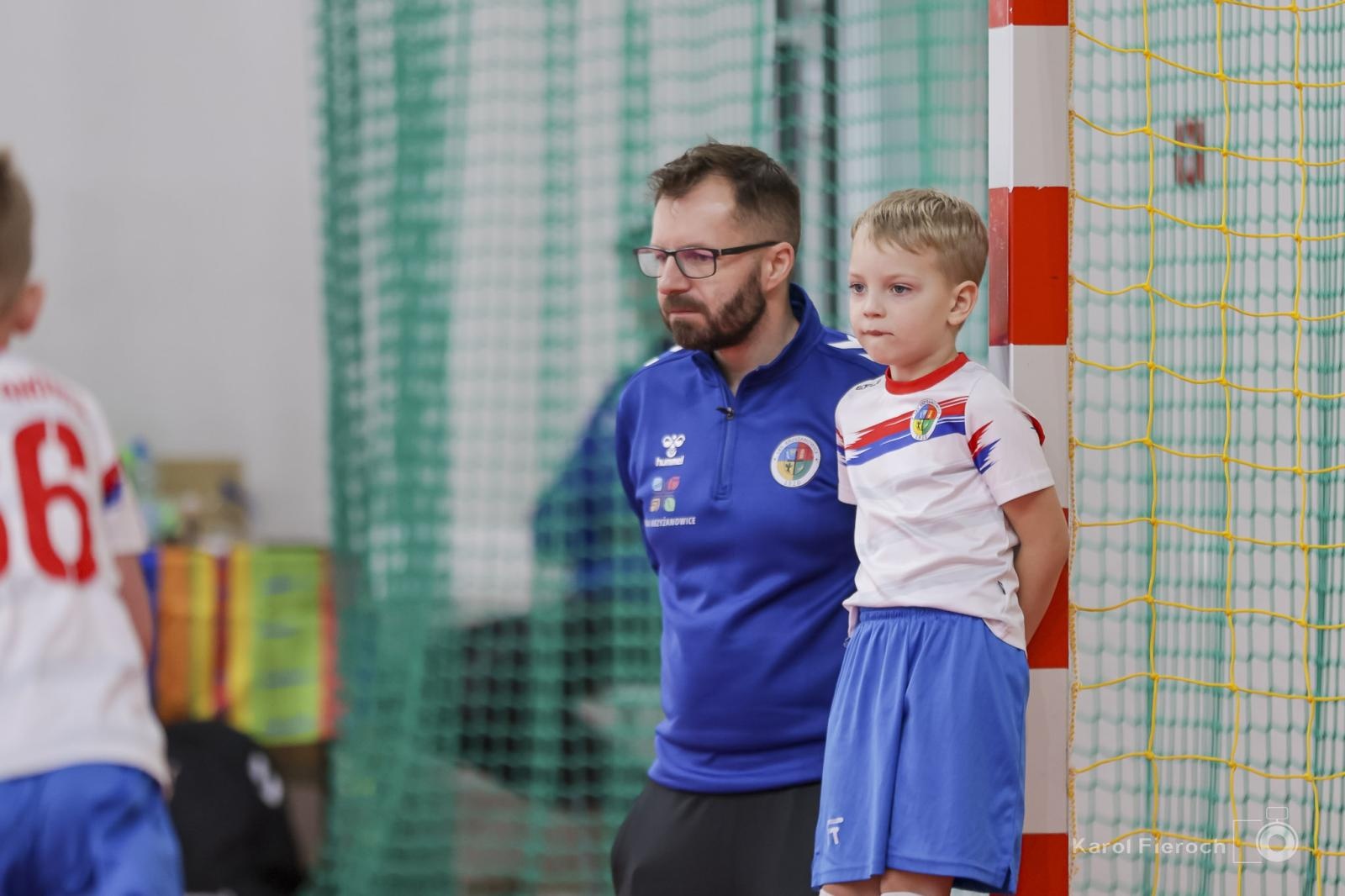 Zdjęcie w galerii na portalu naszwodzislaw.com: Zacięta rywalizacja młodych piłkarzy w Krzanowicach [FOTO] wiadomości z regionu