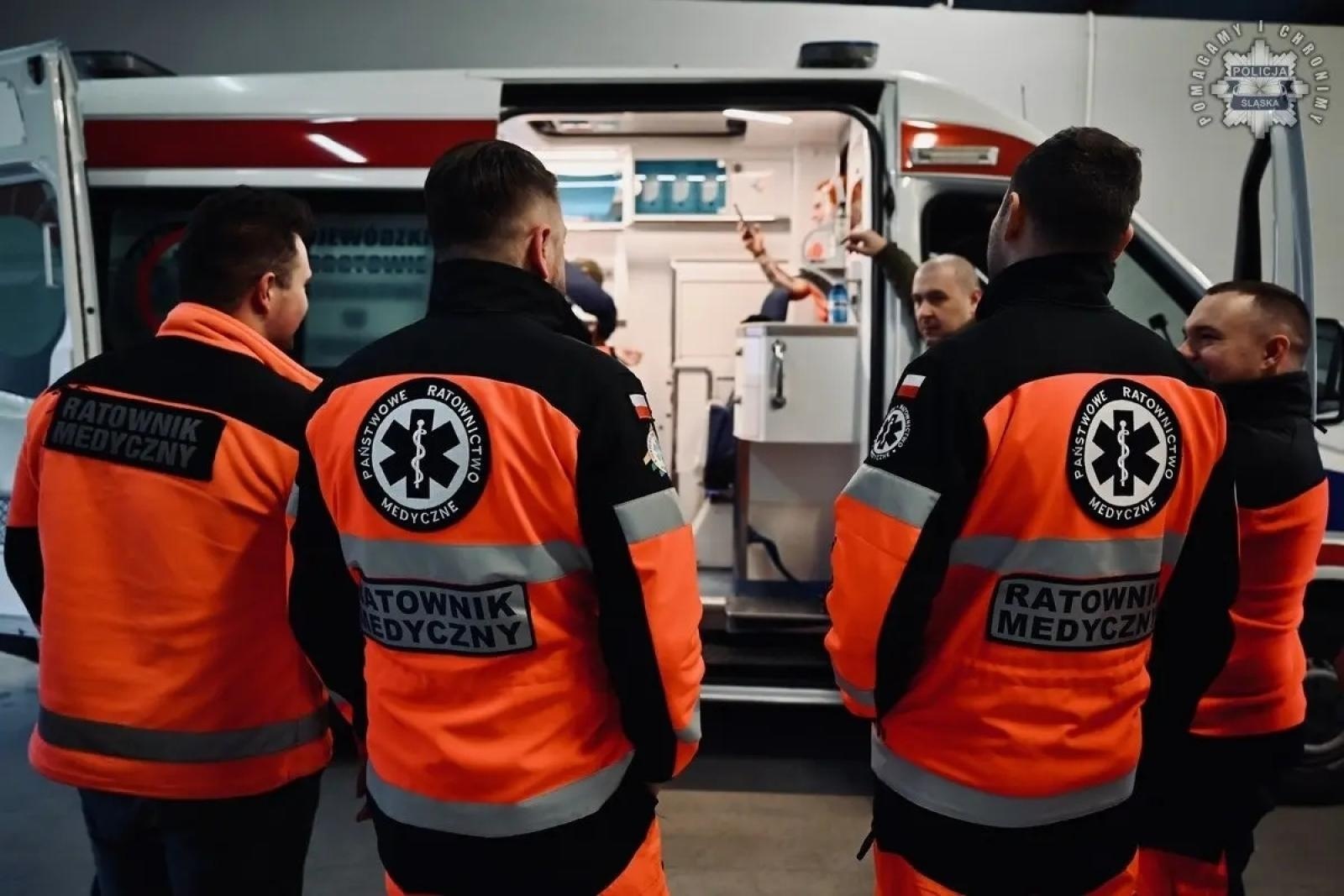 Zdjęcie w galerii na portalu naszwodzislaw.com: Policja szkoli ratowników medycznych. Coraz częstsze ataki agresywnych pacjentów wiadomości z regionu