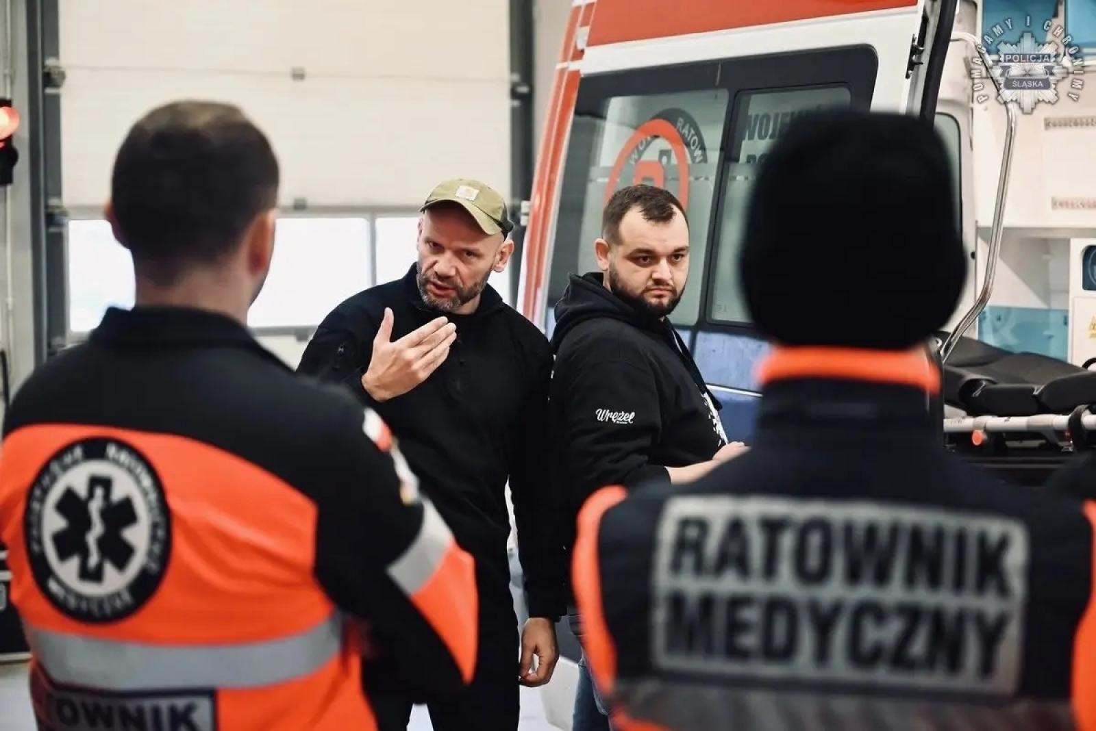 Zdjęcie w galerii na portalu naszwodzislaw.com: Policja szkoli ratowników medycznych. Coraz częstsze ataki agresywnych pacjentów wiadomości z regionu