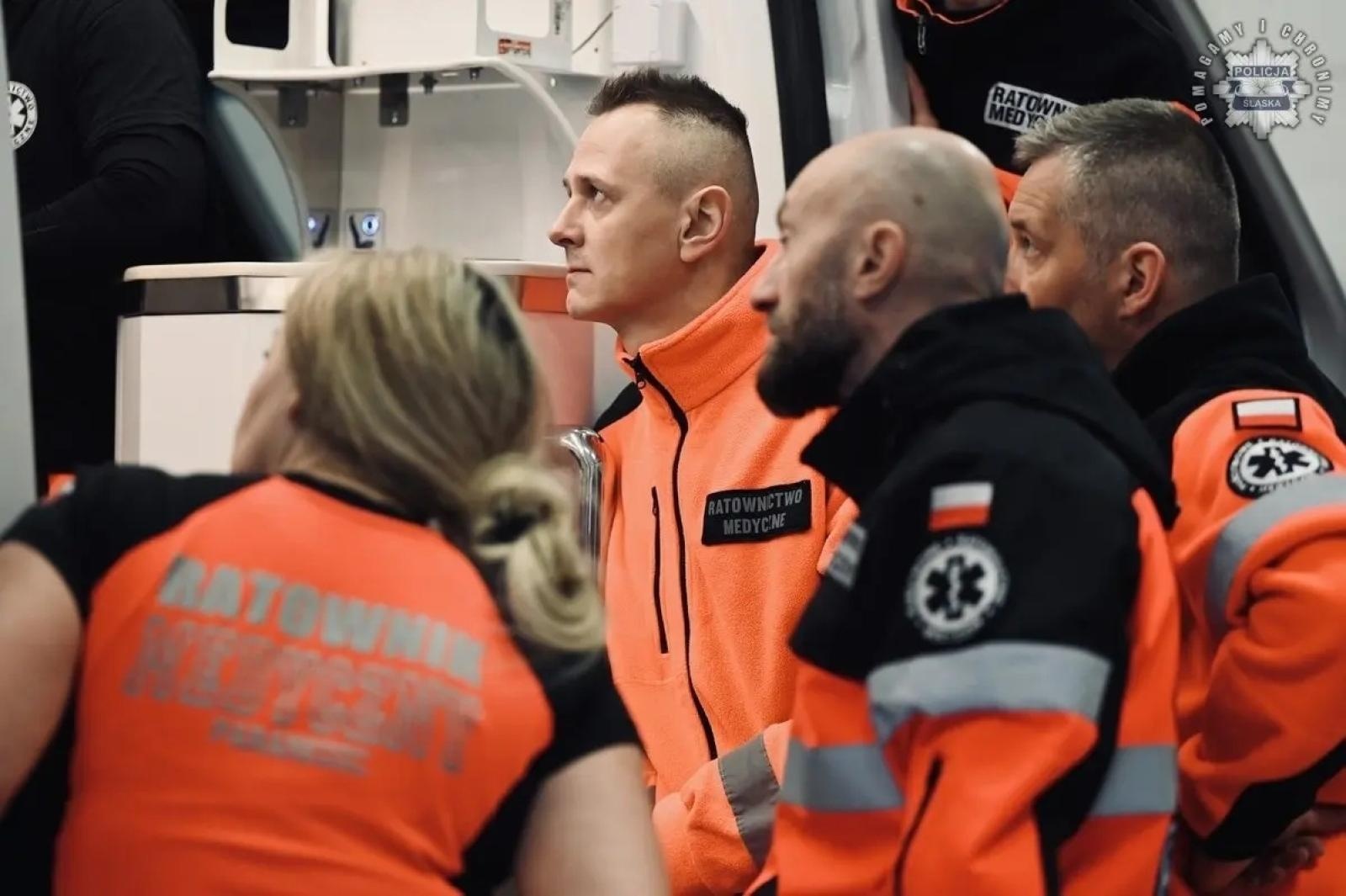 Zdjęcie w galerii na portalu naszwodzislaw.com: Policja szkoli ratowników medycznych. Coraz częstsze ataki agresywnych pacjentów wiadomości z regionu