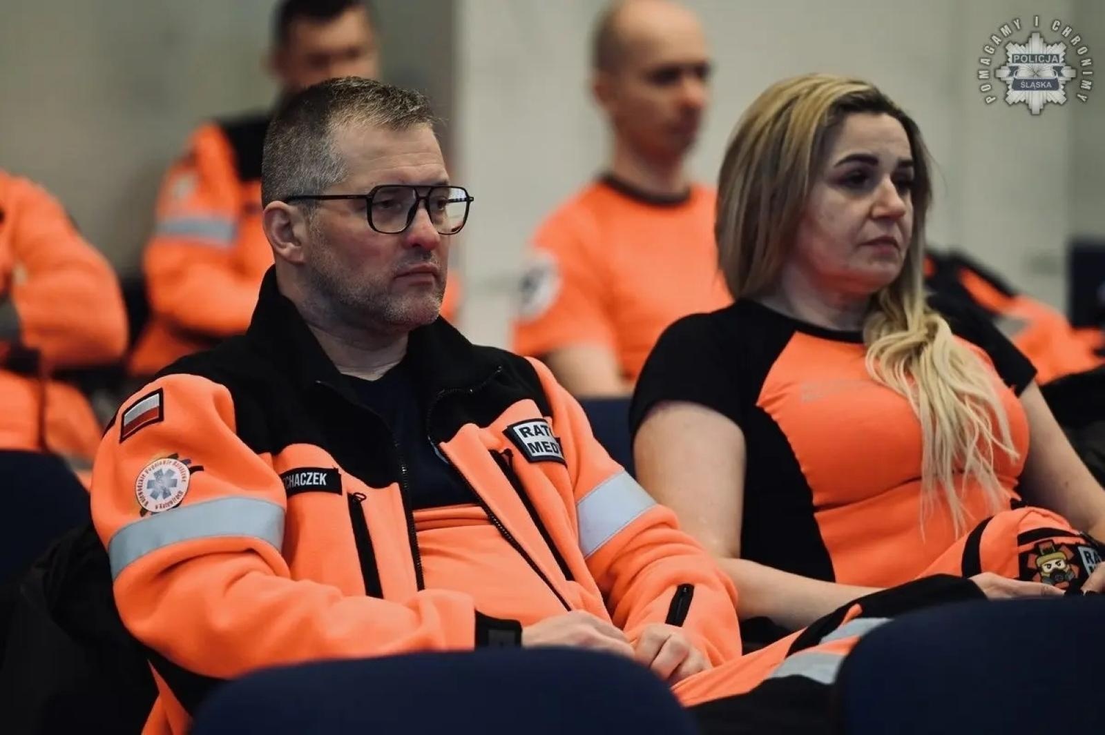 Zdjęcie w galerii na portalu naszwodzislaw.com: Policja szkoli ratowników medycznych. Coraz częstsze ataki agresywnych pacjentów wiadomości z regionu