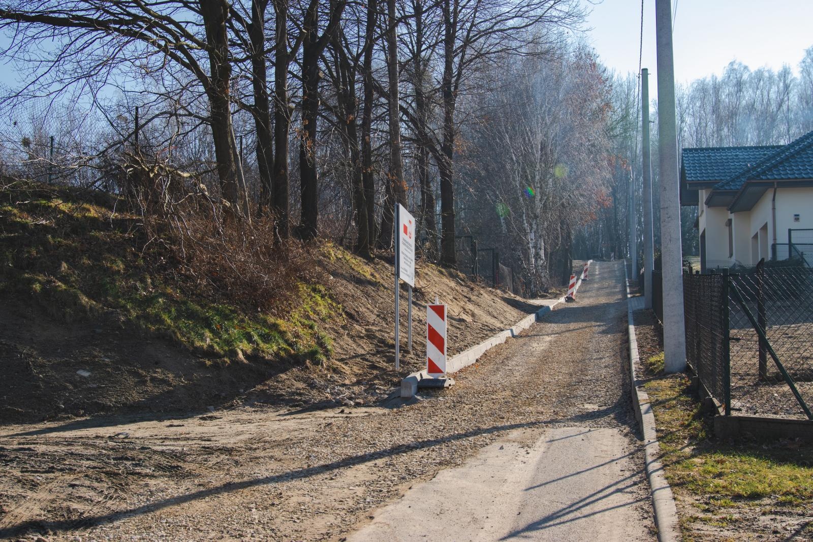 Zdjęcie w galerii na portalu naszwodzislaw.com: Ulica boczna Młodzieżowa w przebudowie wiadomości z regionu