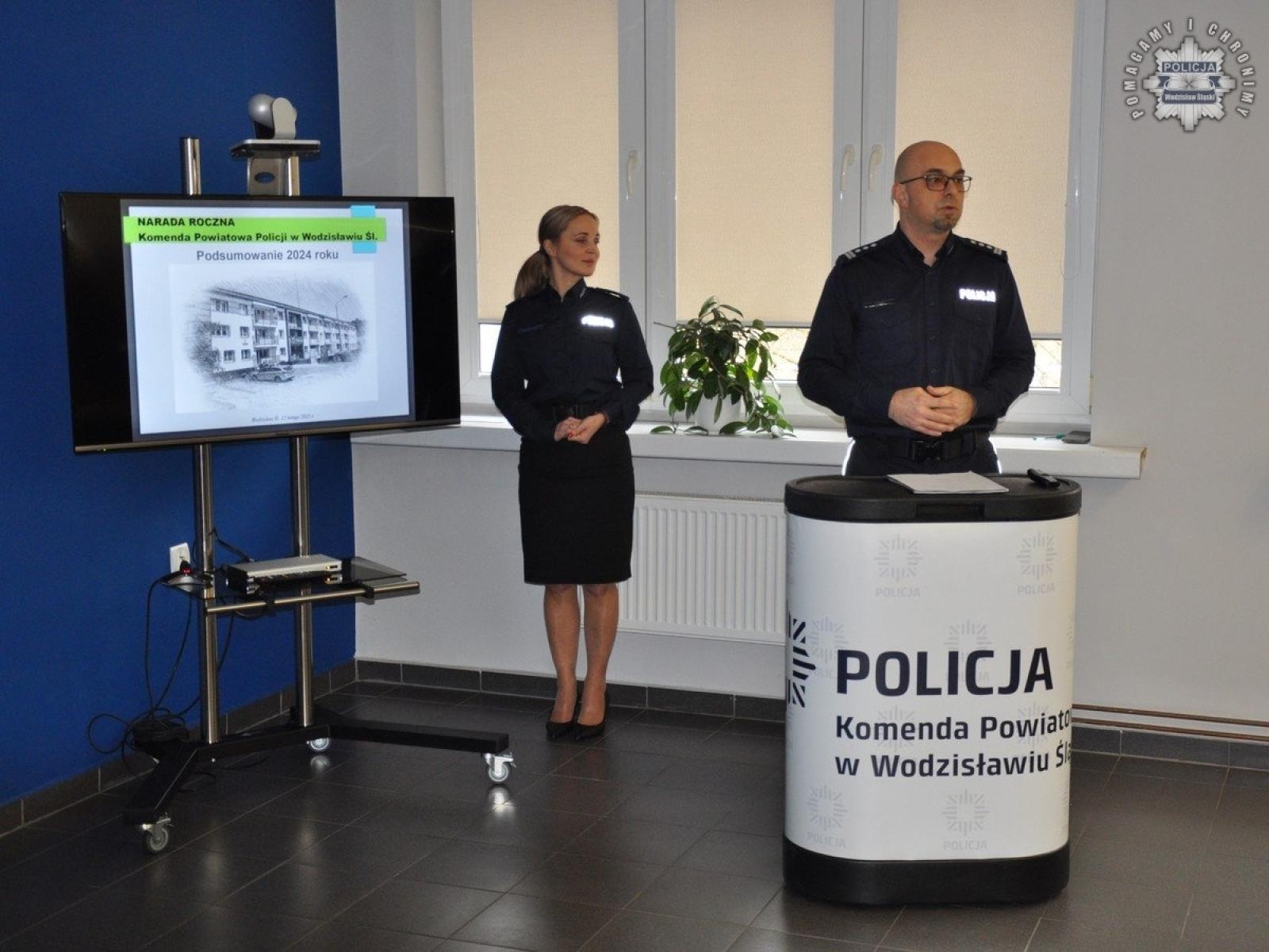 Zdjęcie w galerii na portalu naszwodzislaw.com: Odprawa roczna wodzisławskich policjantów wiadomości z regionu