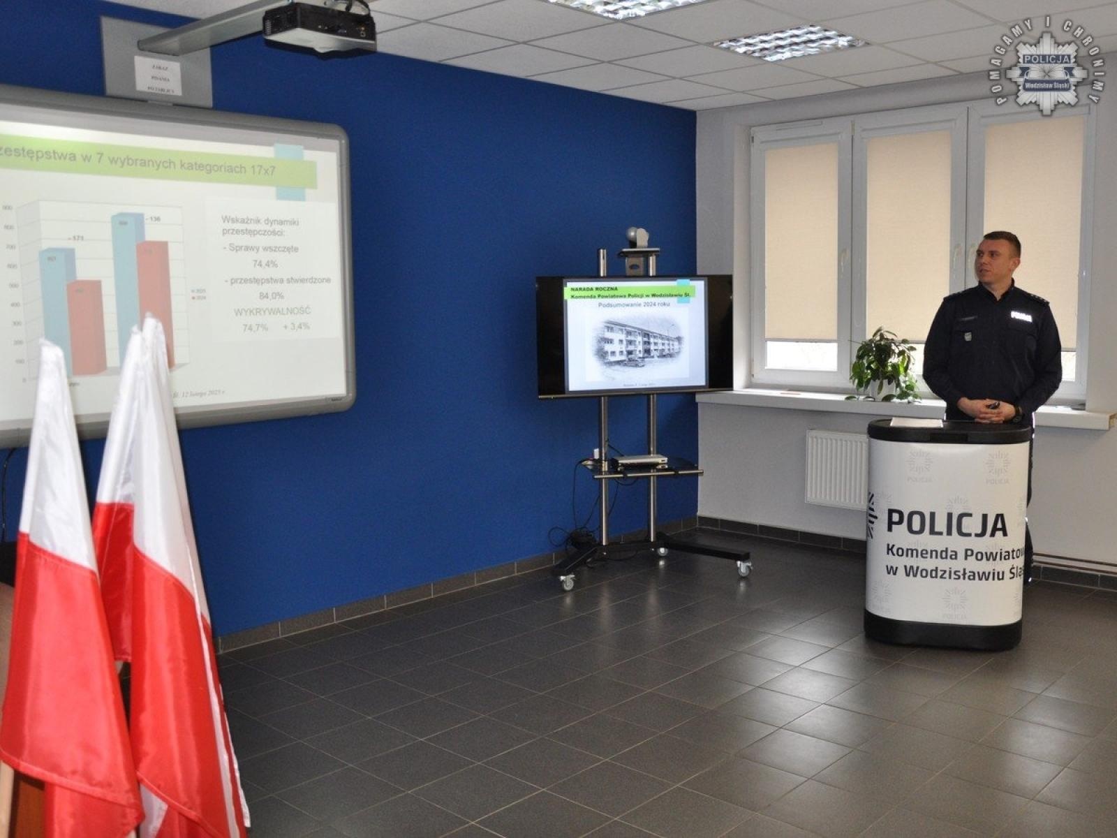 Zdjęcie w galerii na portalu naszwodzislaw.com: Odprawa roczna wodzisławskich policjantów wiadomości z regionu