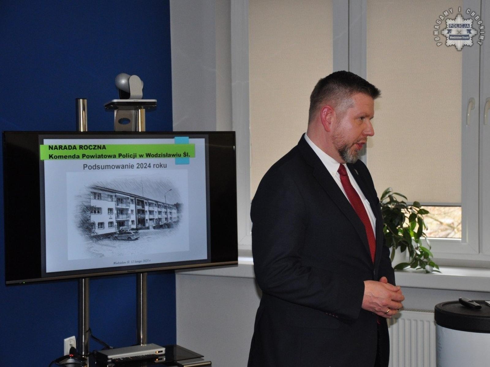 Zdjęcie w galerii na portalu naszwodzislaw.com: Odprawa roczna wodzisławskich policjantów wiadomości z regionu