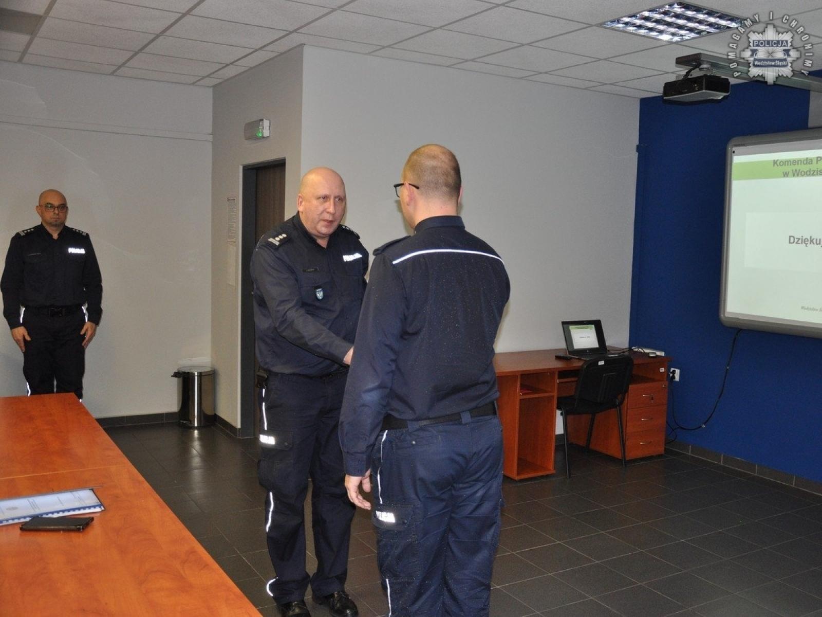 Zdjęcie w galerii na portalu naszwodzislaw.com: Odprawa roczna wodzisławskich policjantów wiadomości z regionu