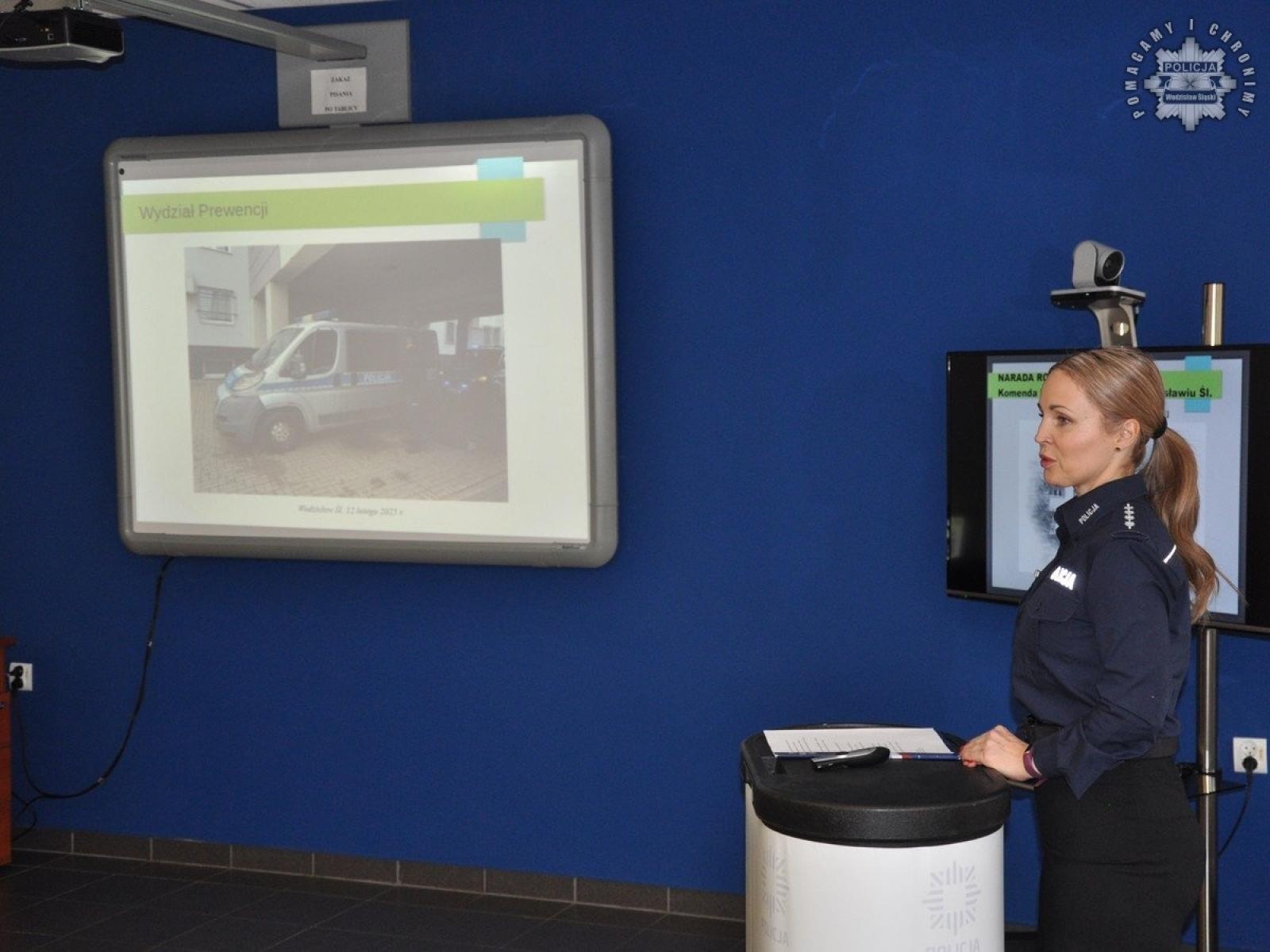 Zdjęcie w galerii na portalu naszwodzislaw.com: Odprawa roczna wodzisławskich policjantów wiadomości z regionu