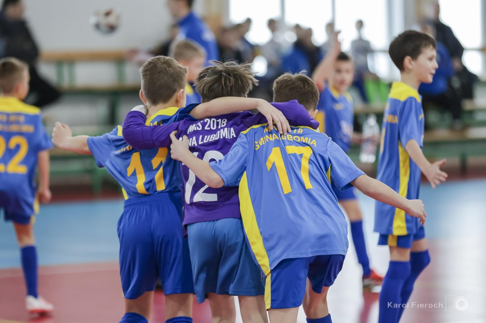 Zdjęcie w galerii na portalu naszwodzislaw.com: Unia Turza Śląska zdominowała II halowy turniej im. Arkadiusza Kühna [FOTO] wiadomości z regionu