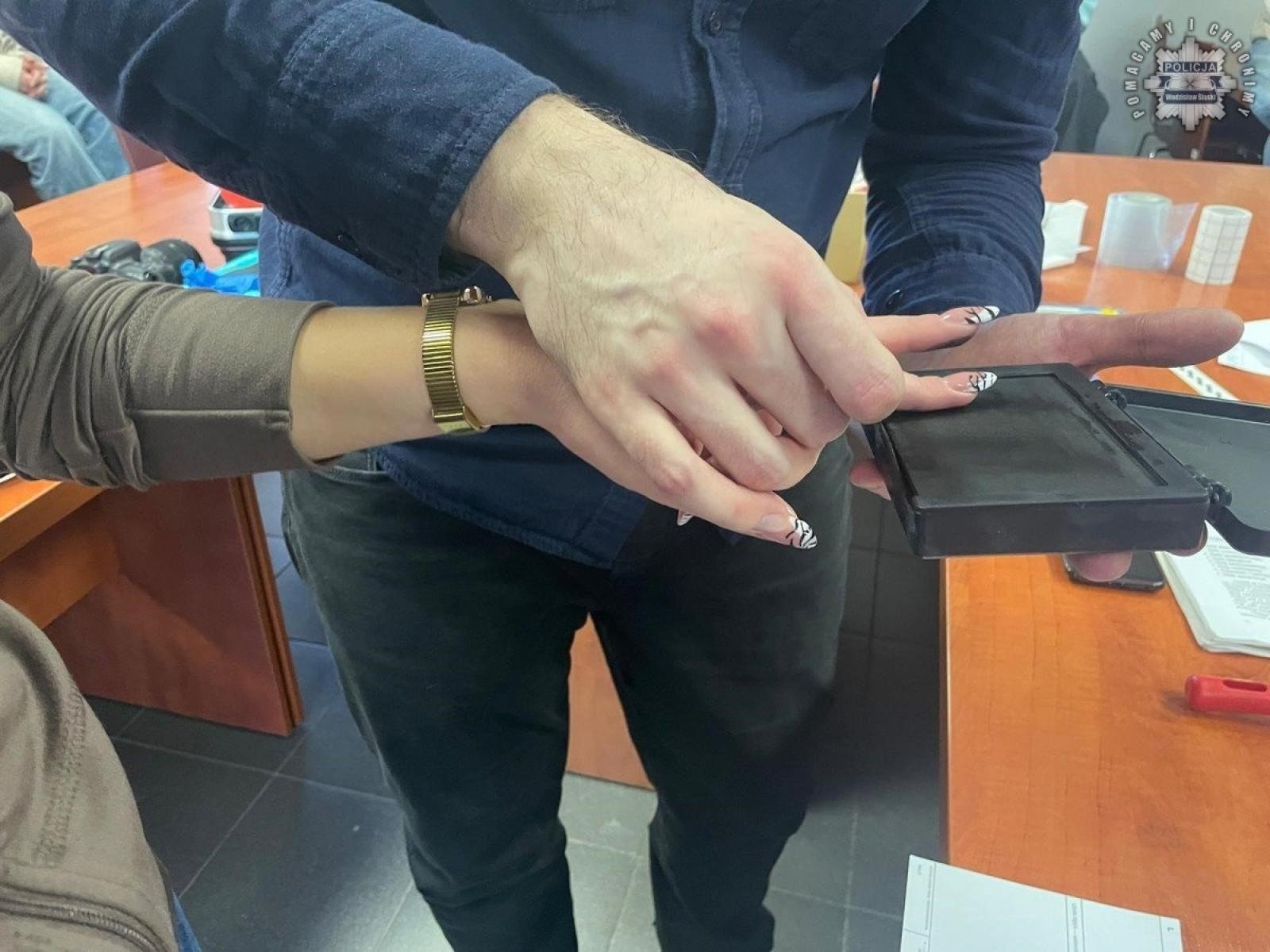 Zdjęcie w galerii na portalu naszwodzislaw.com: Zawodowy debiut w wodzisławskiej komendzie wiadomości z regionu