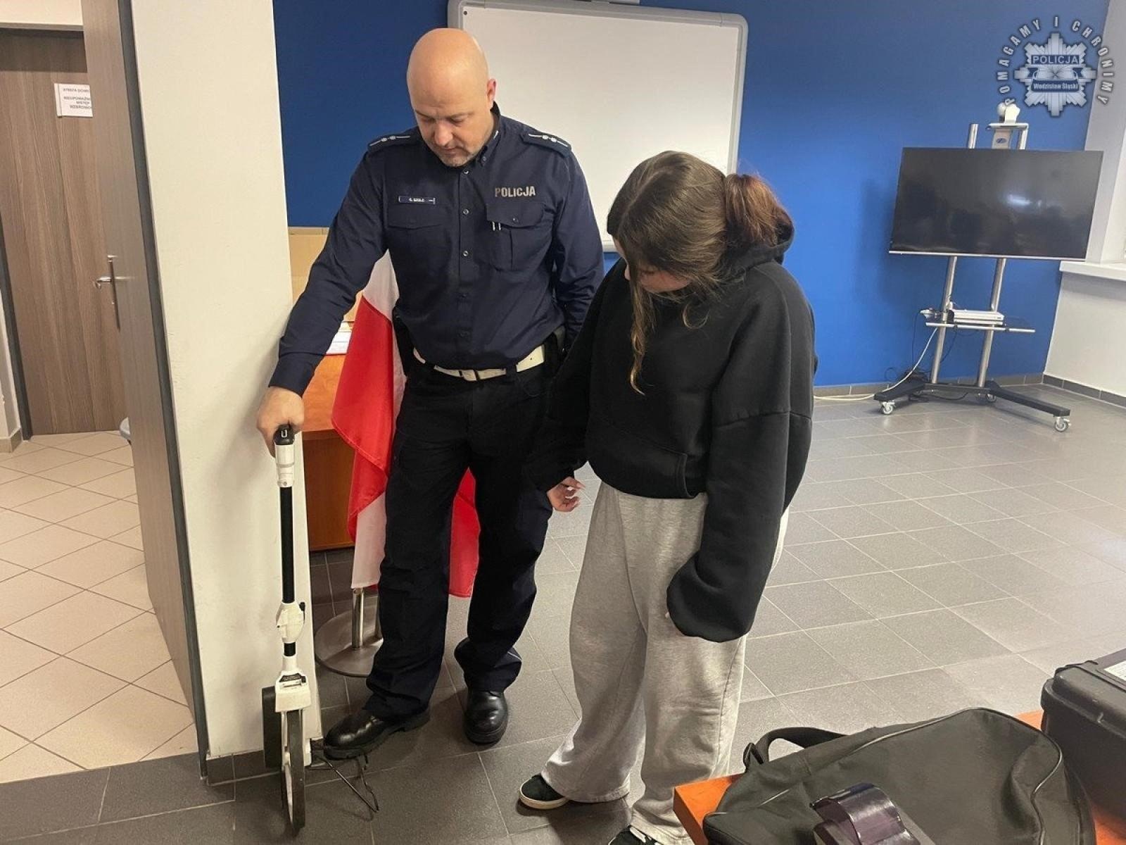 Zdjęcie w galerii na portalu naszwodzislaw.com: Zawodowy debiut w wodzisławskiej komendzie wiadomości z regionu