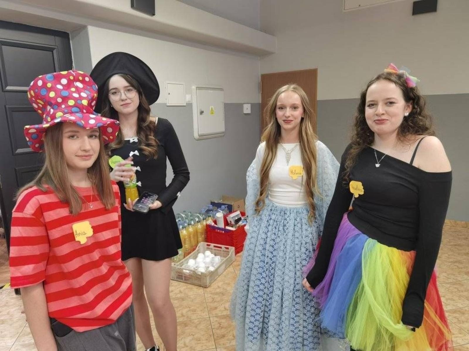 Zdjęcie w galerii na portalu naszwodzislaw.com: Radość i wspólna zabawa. Karnawałowy bal dla dzieci z rodzin zastępczych wiadomości z regionu