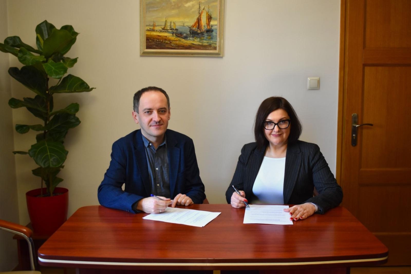 Zdjęcie w galerii na portalu naszwodzislaw.com: Porozumienie na rzecz edukacji prawnej wiadomości z regionu