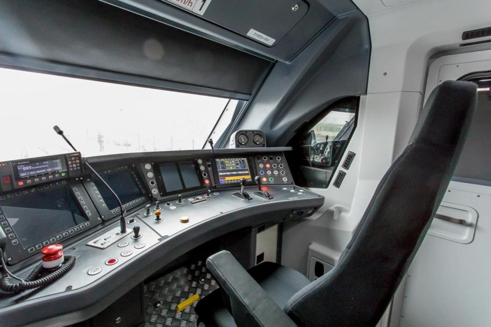 Zdjęcie w galerii na portalu naszwodzislaw.com: Na torach w regionie pojawiły się Impulsy 2 wiadomości z regionu