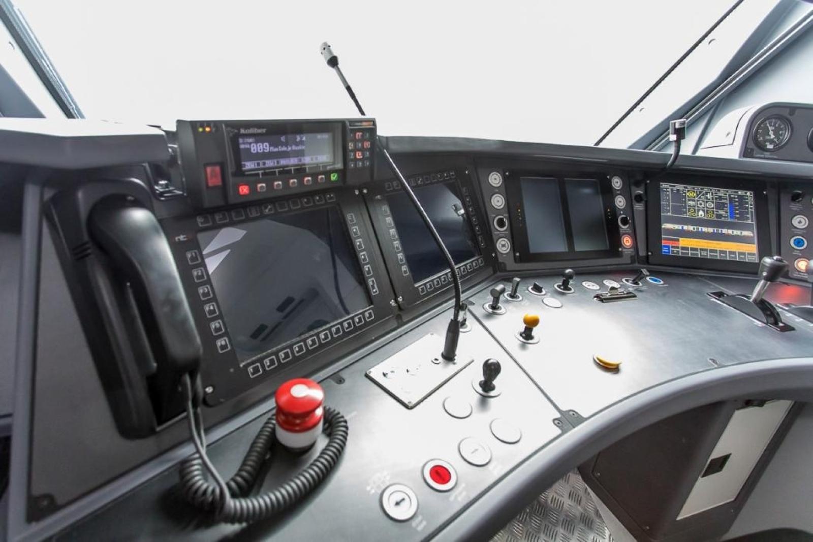 Zdjęcie w galerii na portalu naszwodzislaw.com: Na torach w regionie pojawiły się Impulsy 2 wiadomości z regionu