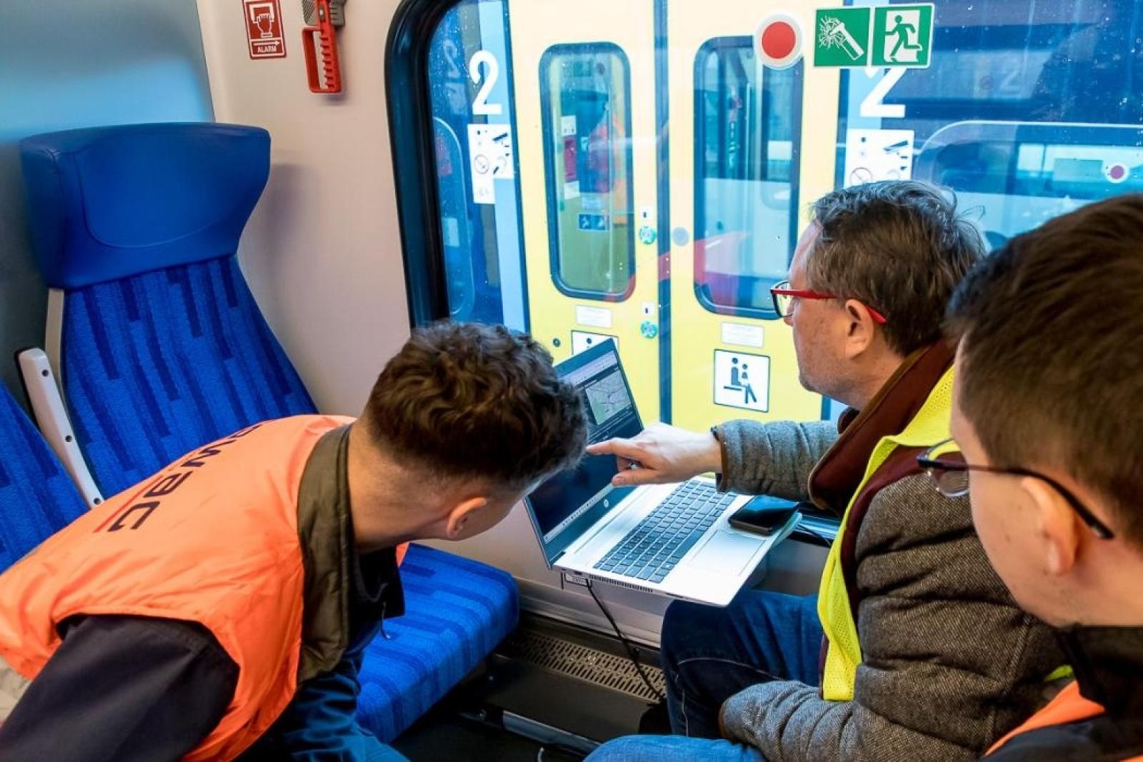 Zdjęcie w galerii na portalu naszwodzislaw.com: Na torach w regionie pojawiły się Impulsy 2 wiadomości z regionu